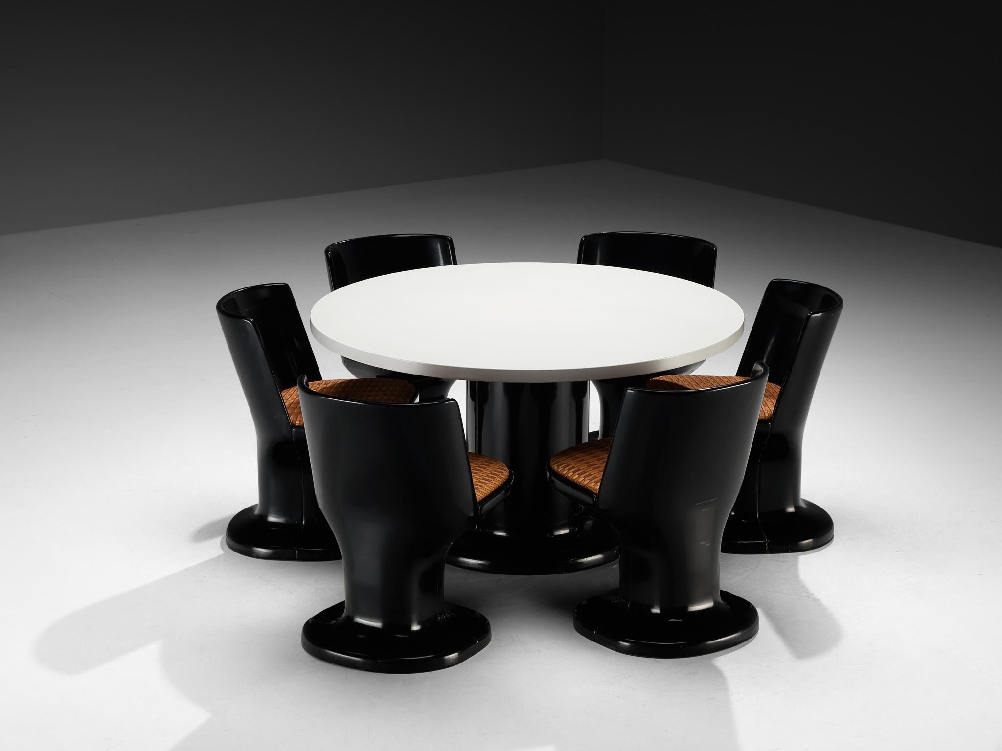 Conjunto de Comedor Italiano de Madera Revestida de Negro y Tapicería Naranja Estampada Tela en venta