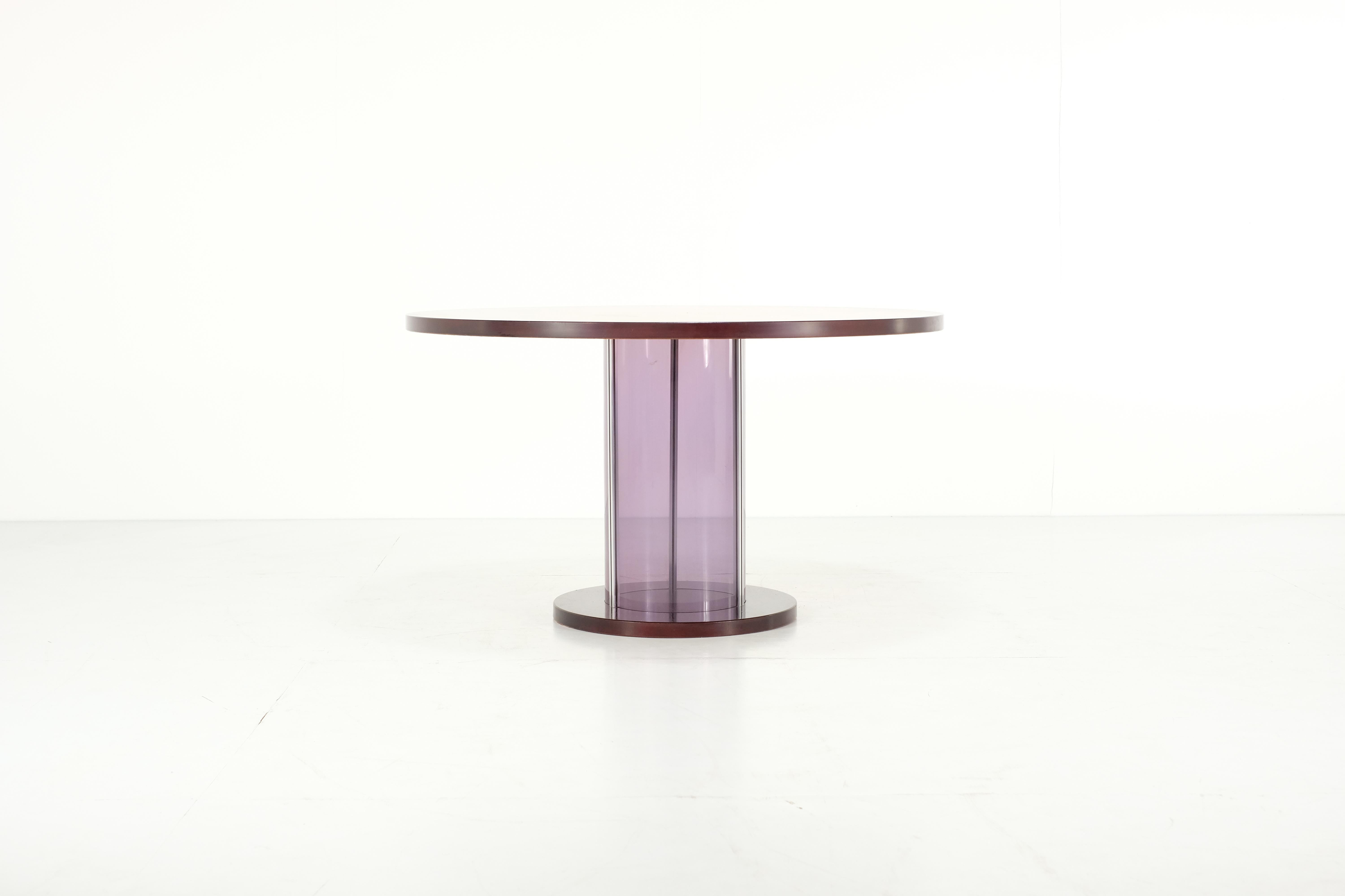 Mid-Century Modern Table de salle à manger italienne - années 1970 en vente