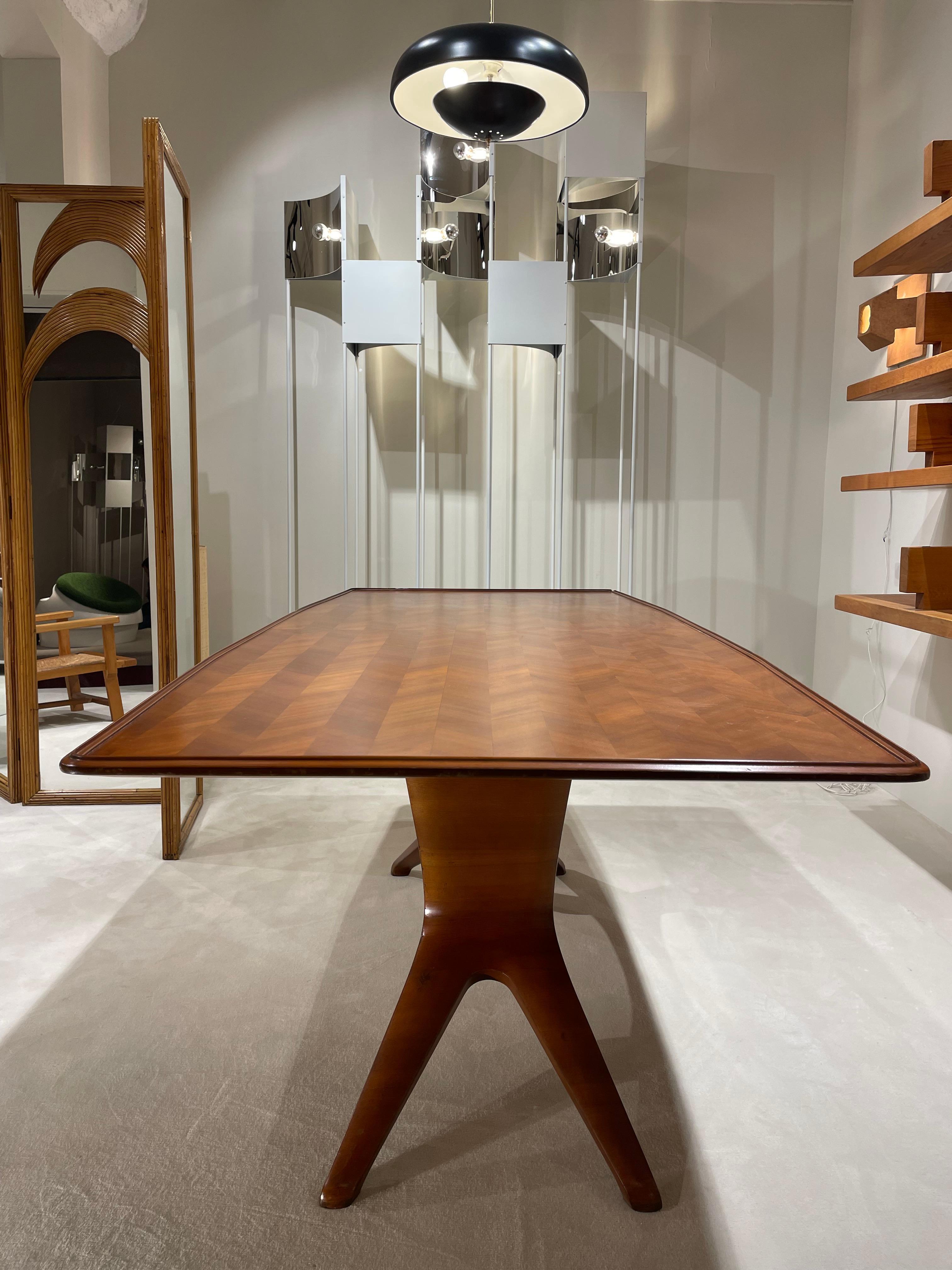 Fait main Table à manger italienne en bois de frêne en vente
