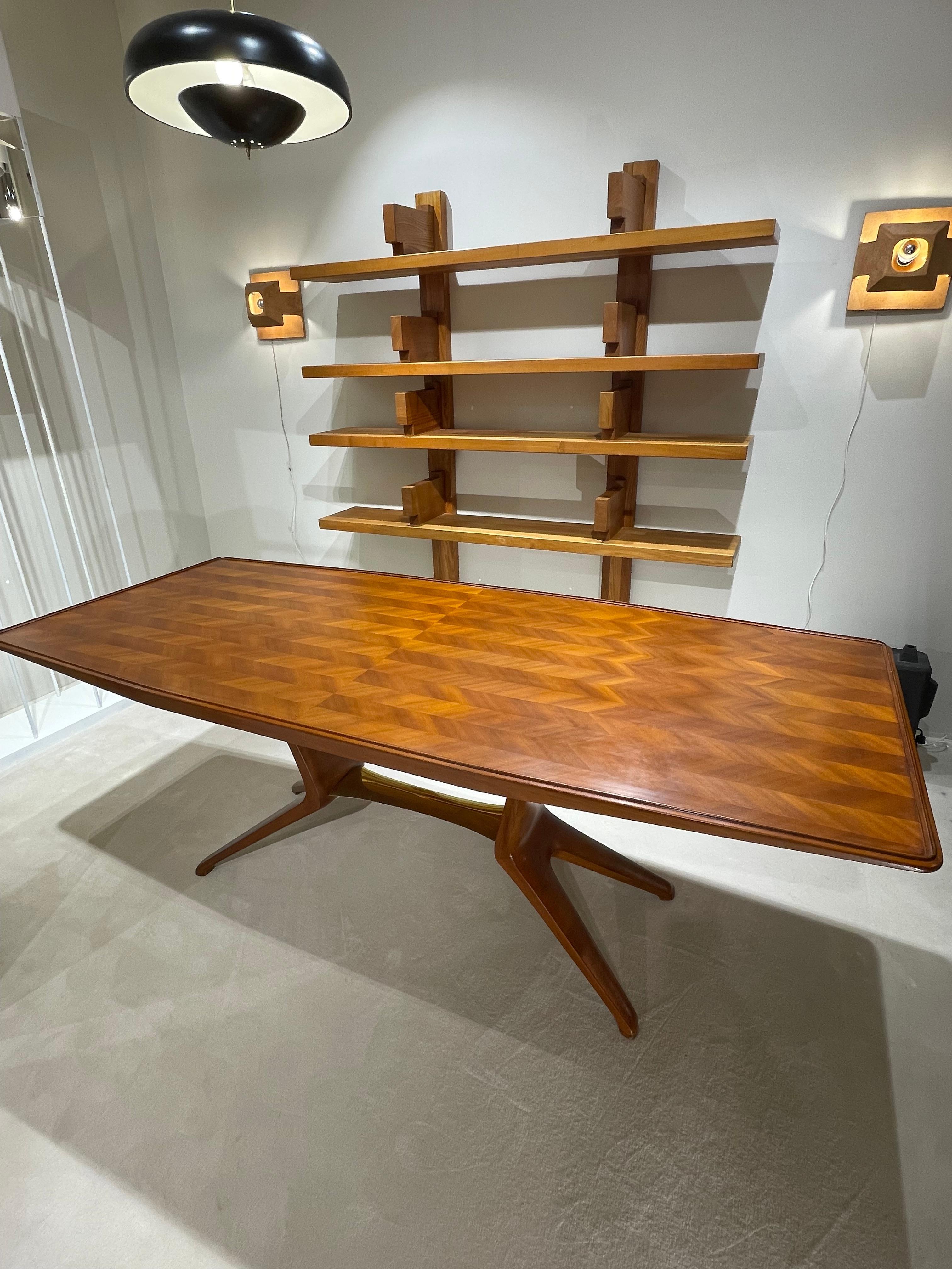 Table à manger italienne en bois de frêne Bon état - En vente à SAINT-OUEN-SUR-SEINE, FR