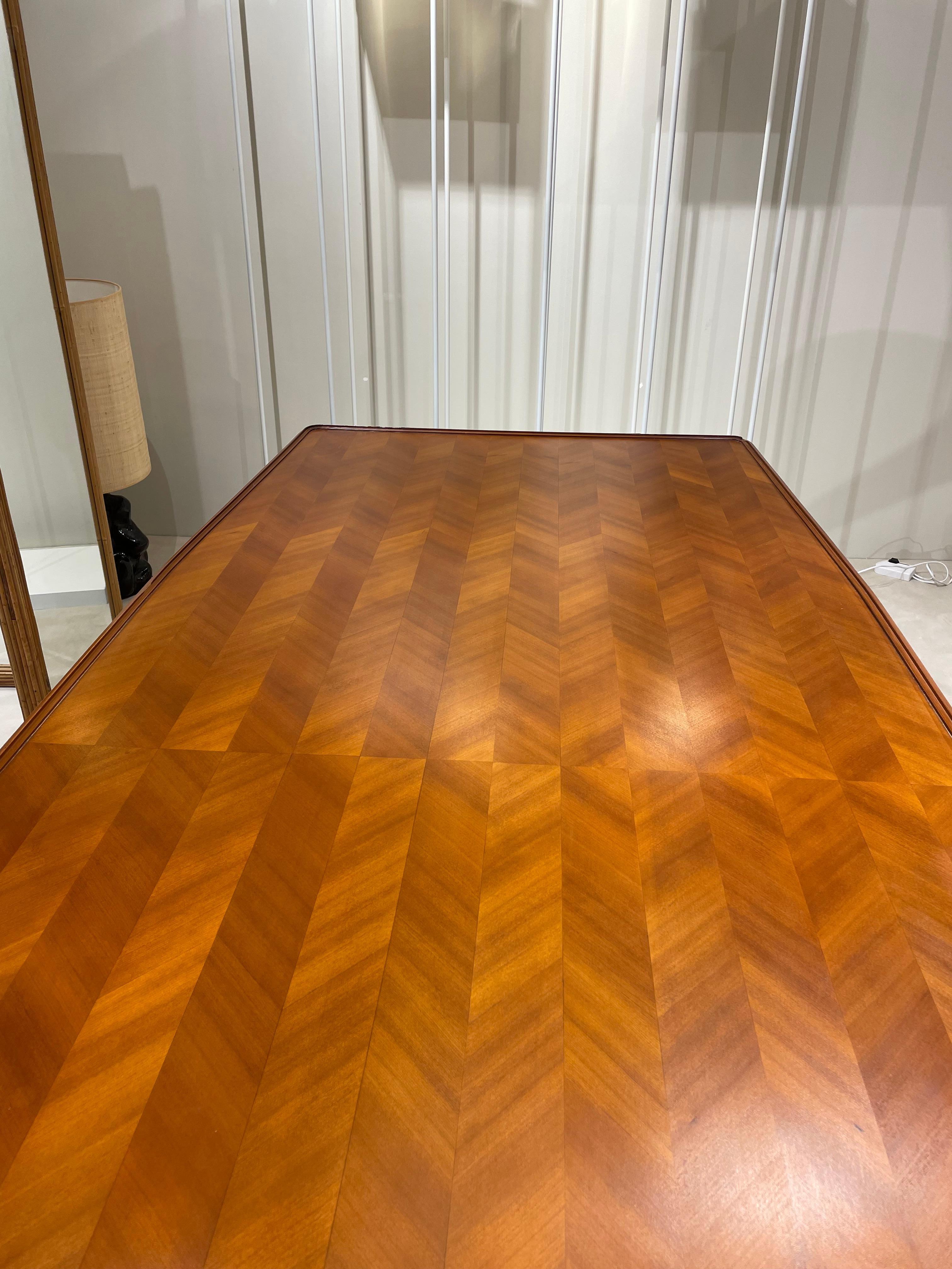 Laiton Table à manger italienne en bois de frêne en vente