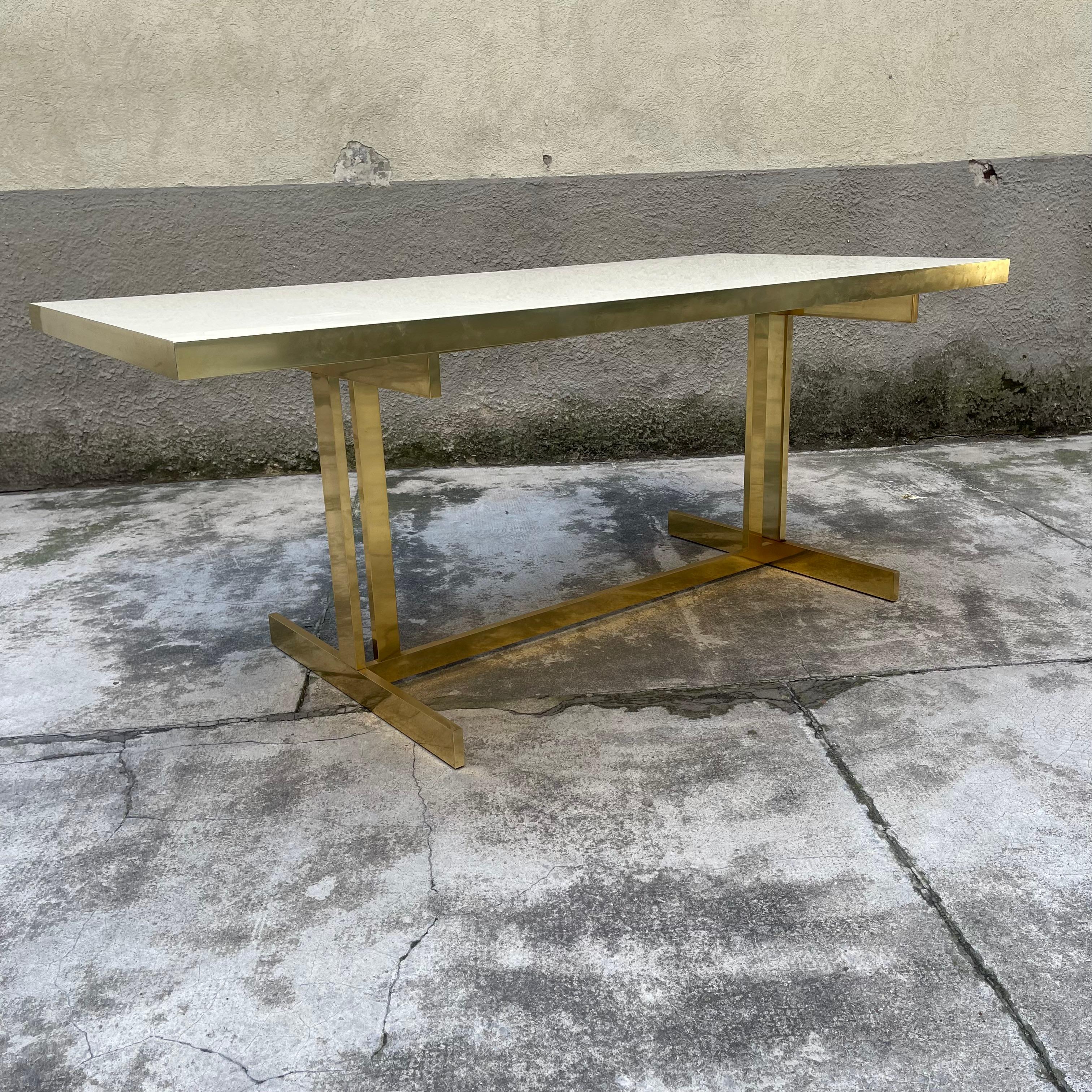 Mid-Century Modern Italian Dining Table in Brass and Laminate by Mario Sabot, 1980s For Sale