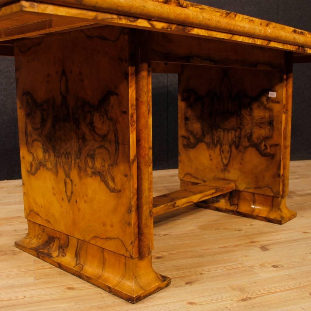 Italian Dining Table in Burl Walnut Wood in Art Deco Style from 20th Century 3