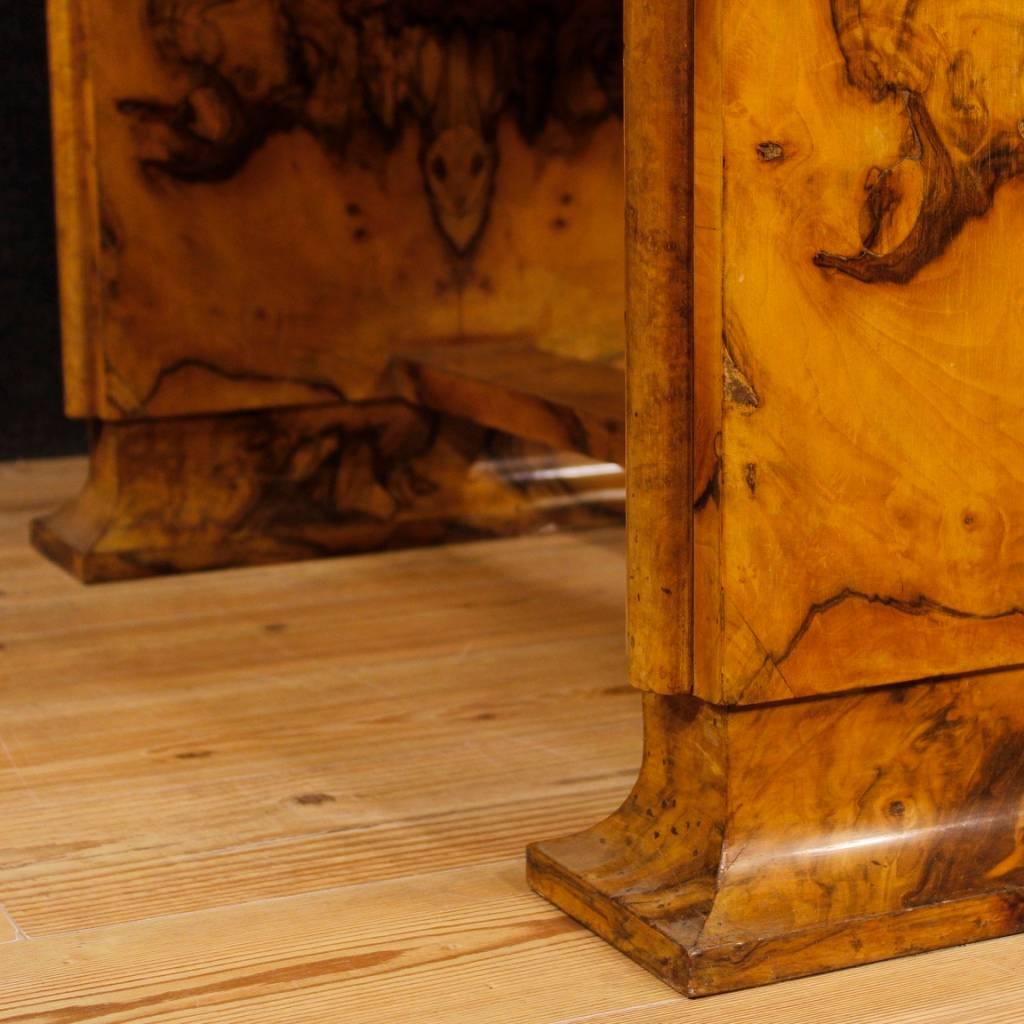 Italian Dining Table in Burl Walnut Wood in Art Deco Style from 20th Century 6