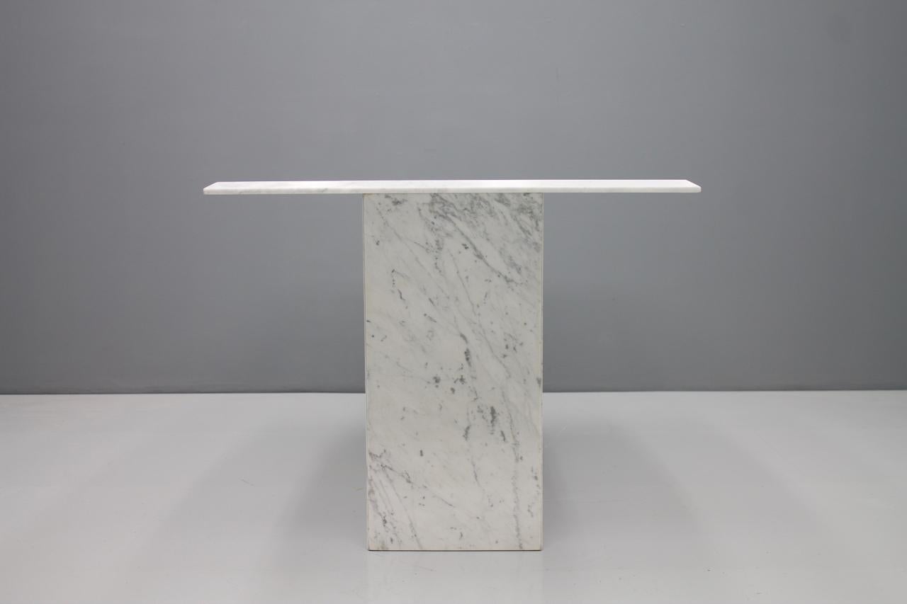 Italian Dining Table in White Carrara Marble with a Boat-Shaped Top, 1970s 4
