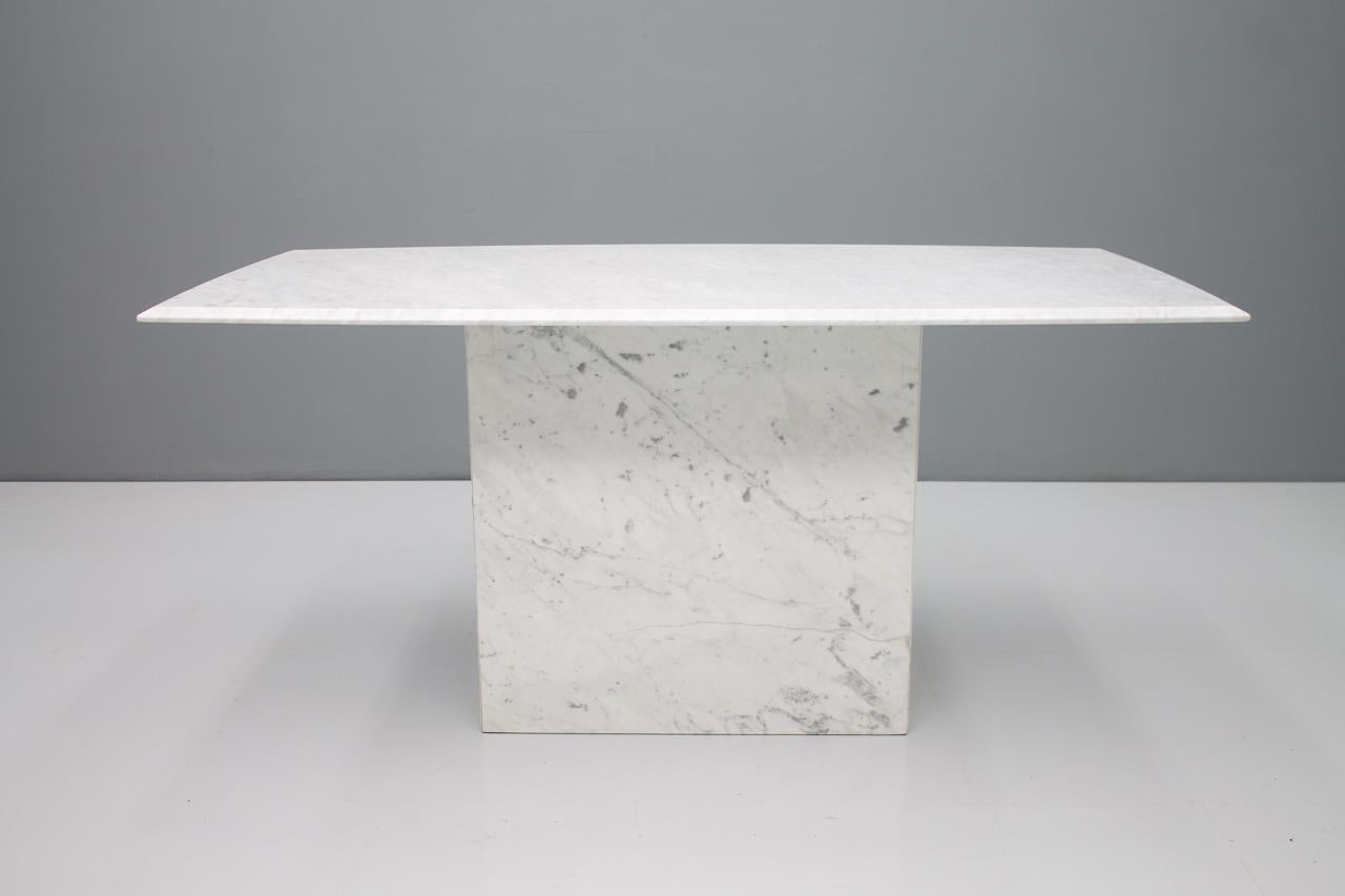 Italian Dining Table in White Carrara Marble with a Boat-Shaped Top, 1970s 5
