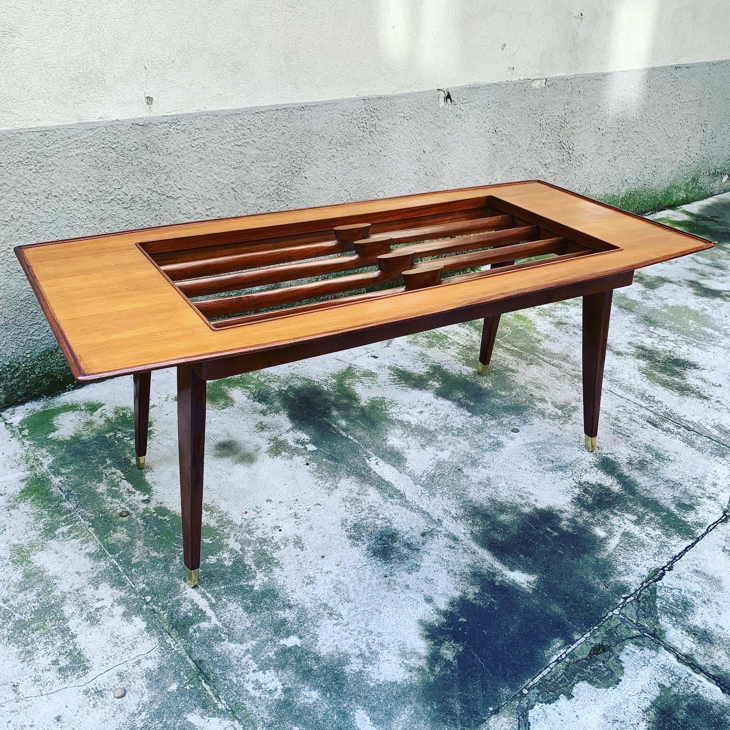 Mid-Century Modern Italian Dining Table in the Style of Ico Parisi, 1950s For Sale