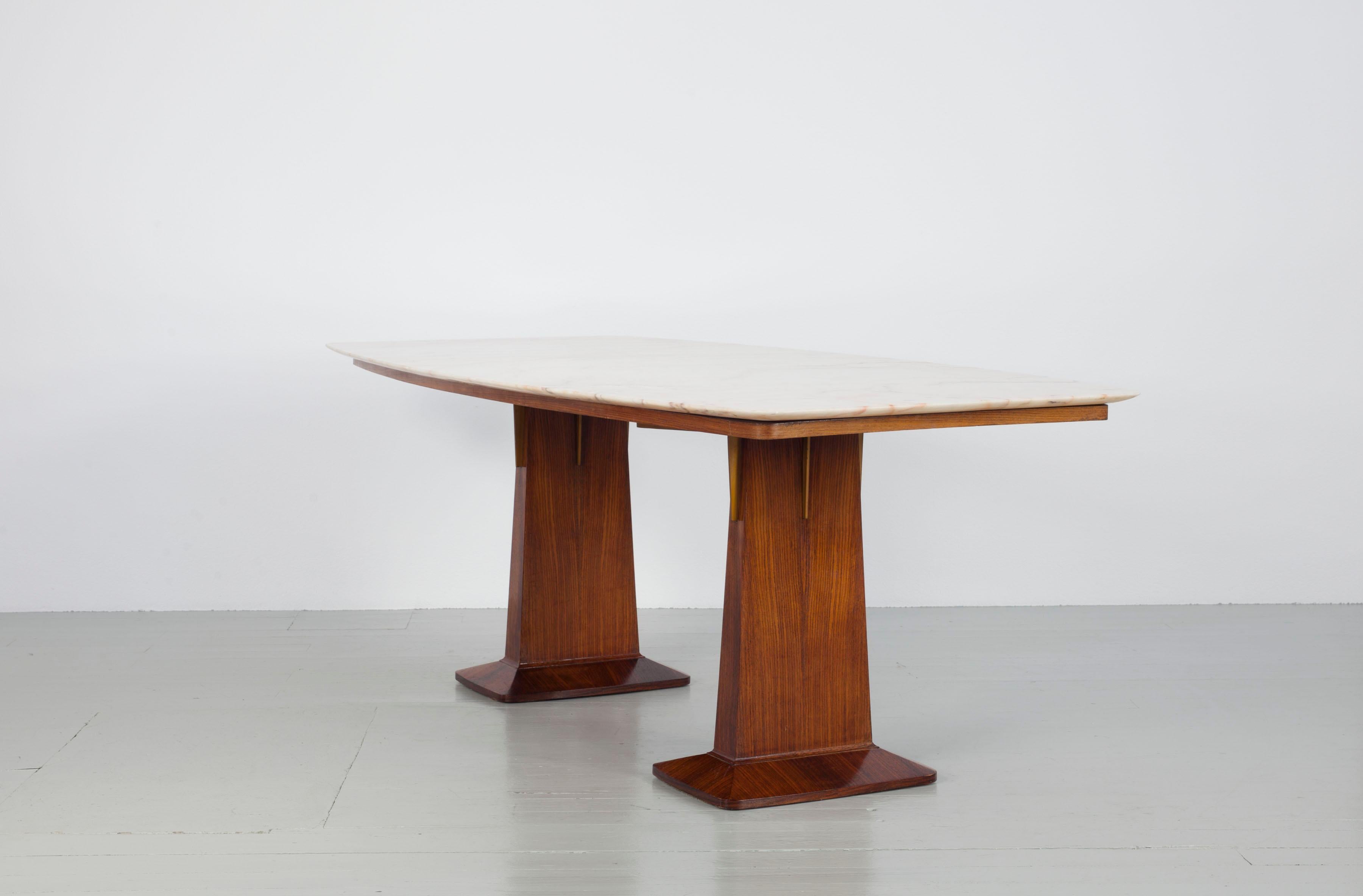 Vittorio Dassi Italian Wooden Dining Table with a Cream Marble Top, 1940s In Good Condition In Wolfurt, AT