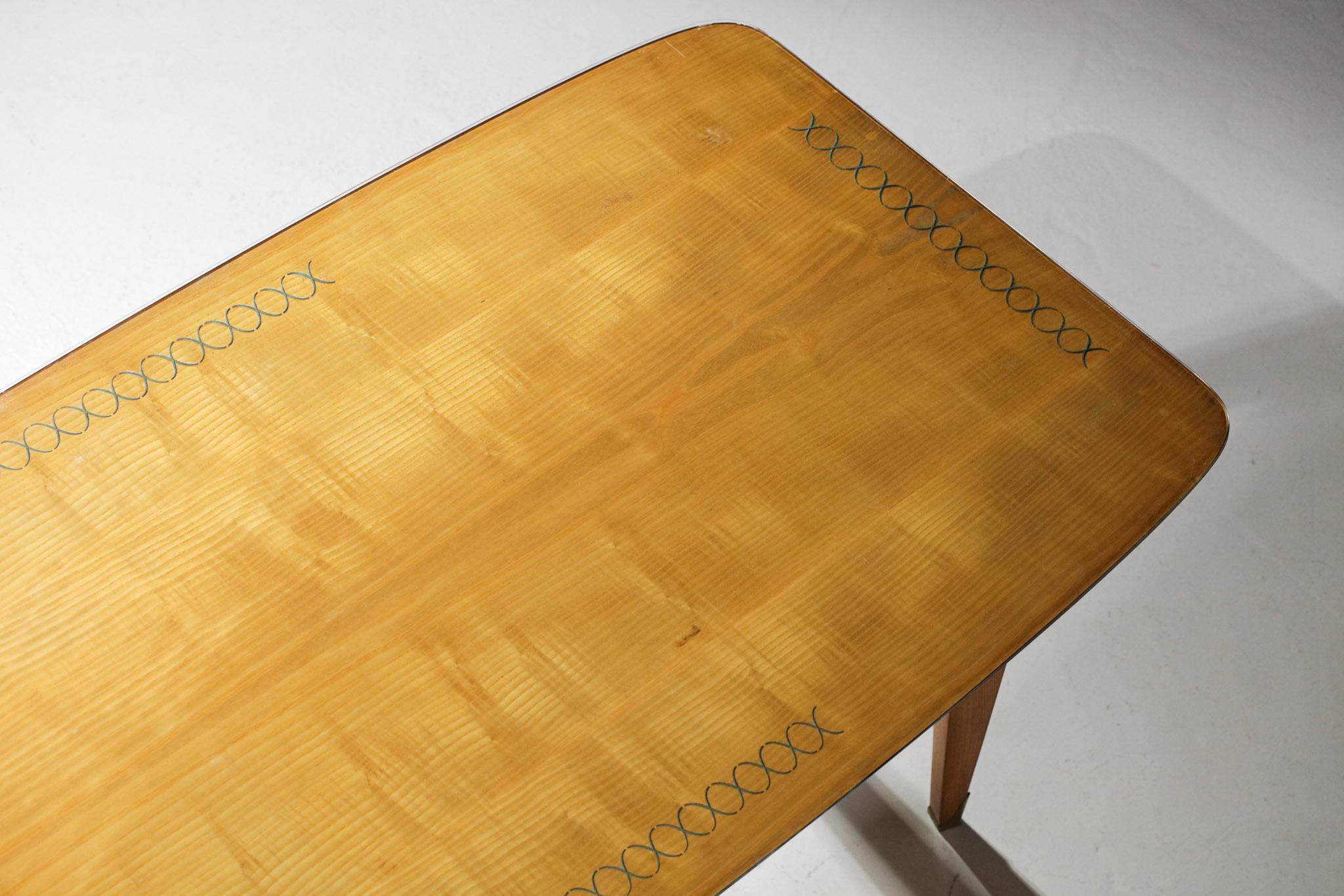 Italian Dining Table Solid Beech and Engraved Glass 60's in Style of Gio Ponti For Sale 7