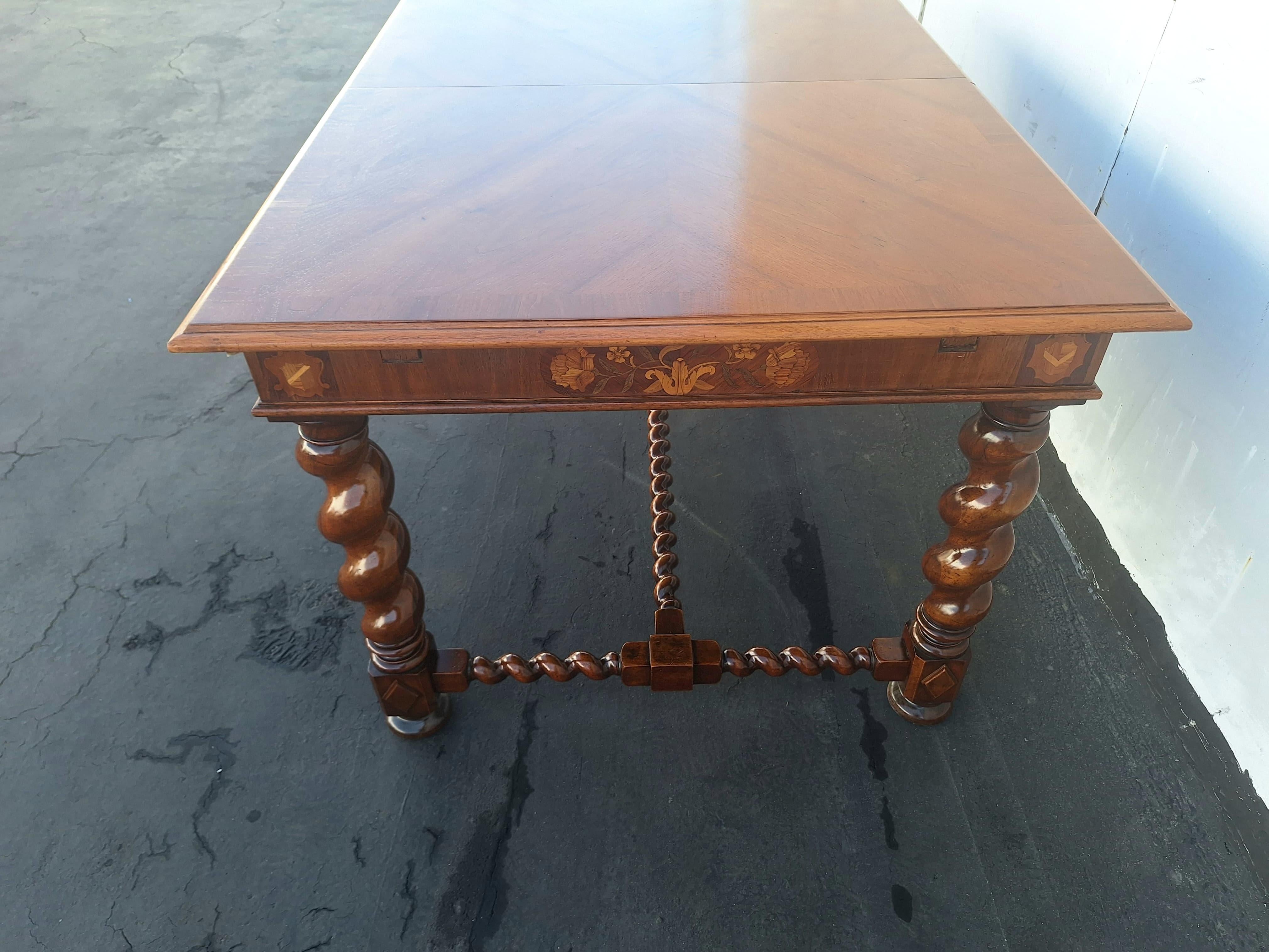 Romain classique Italian Dinning Room Table in in style of Fratino en vente