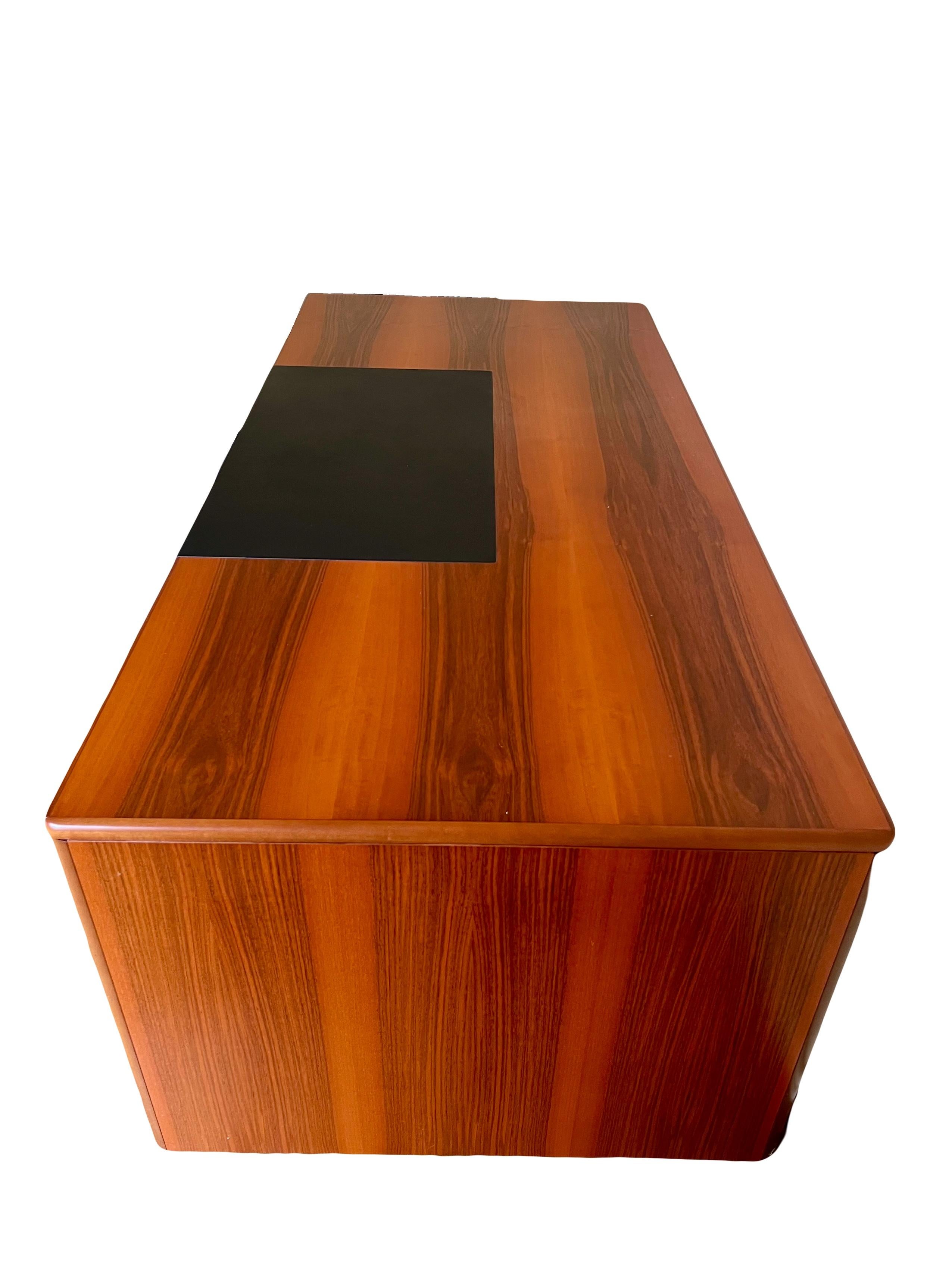 Italienisches Directional's Desk von Roberto Danesi für Maison Frezza (Moderne) im Angebot