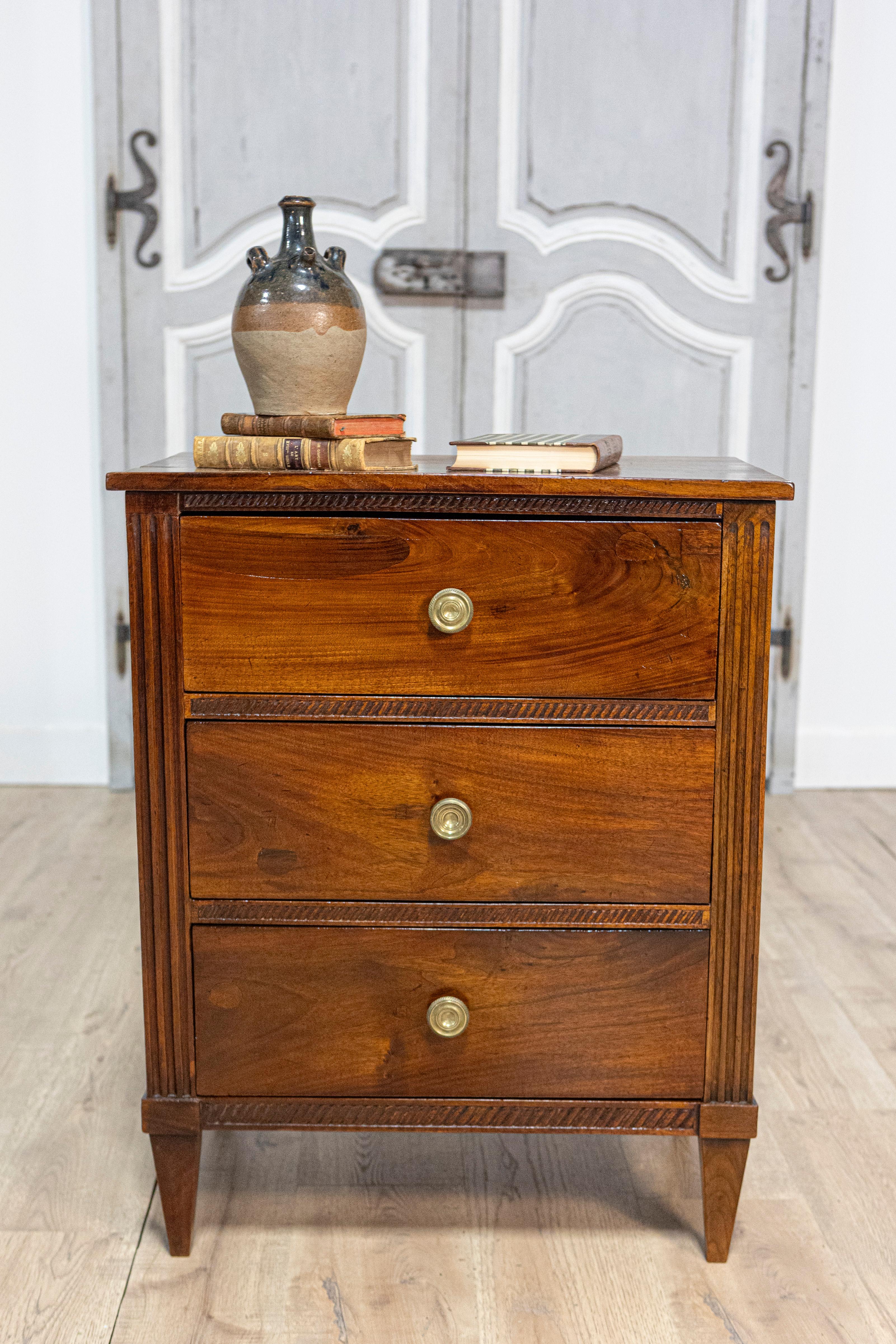 Italian Directoire Period Late 18th Century Three Drawer Walnut Bedside Chest For Sale 9