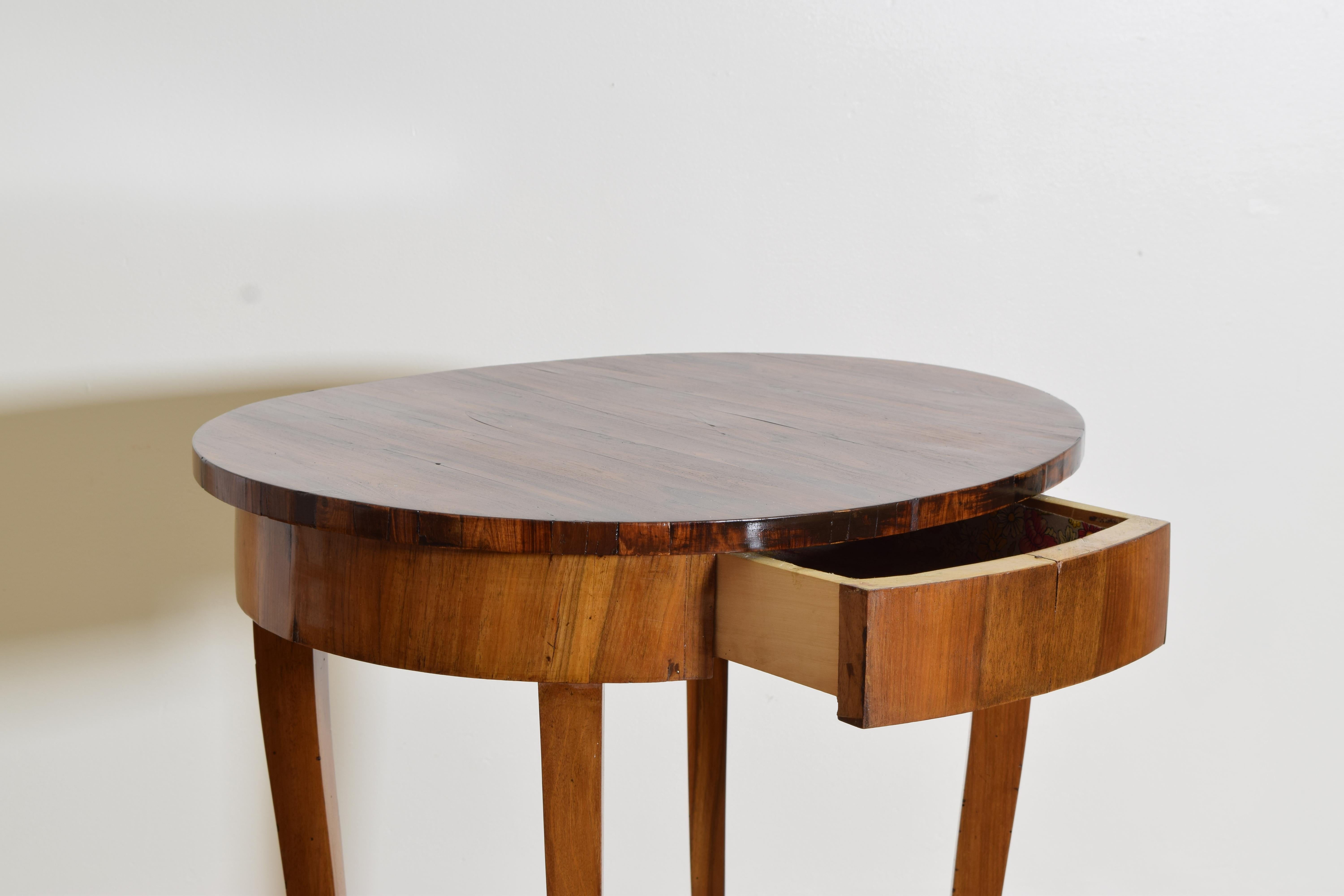 Mid-19th Century Italian Directoire Period Veneered Oval 1-Drawer Table, circa 1830