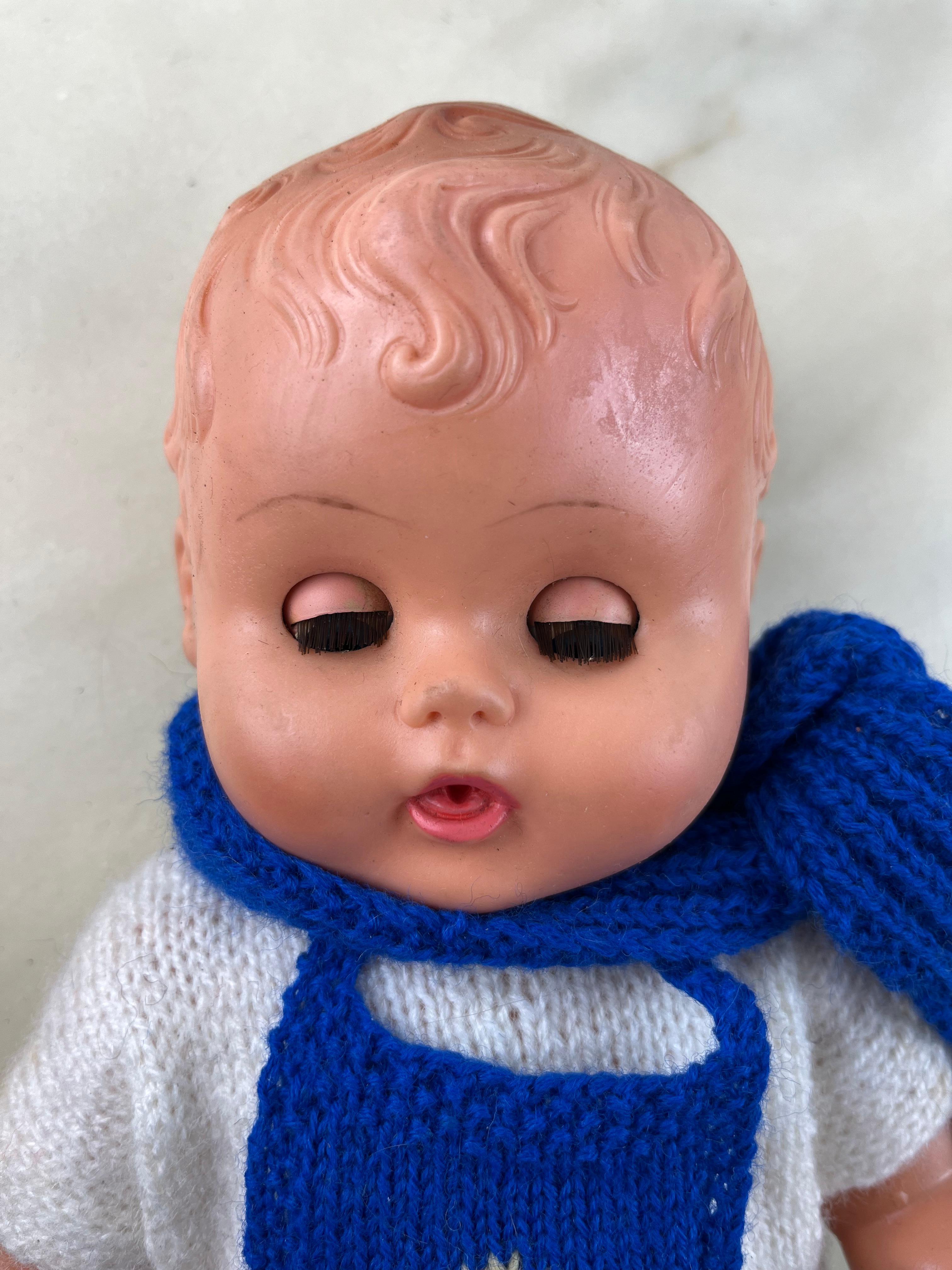Italian doll, 1950s
When positioned horizontally the eyes close.
Height 40 cm.
Good conditions.