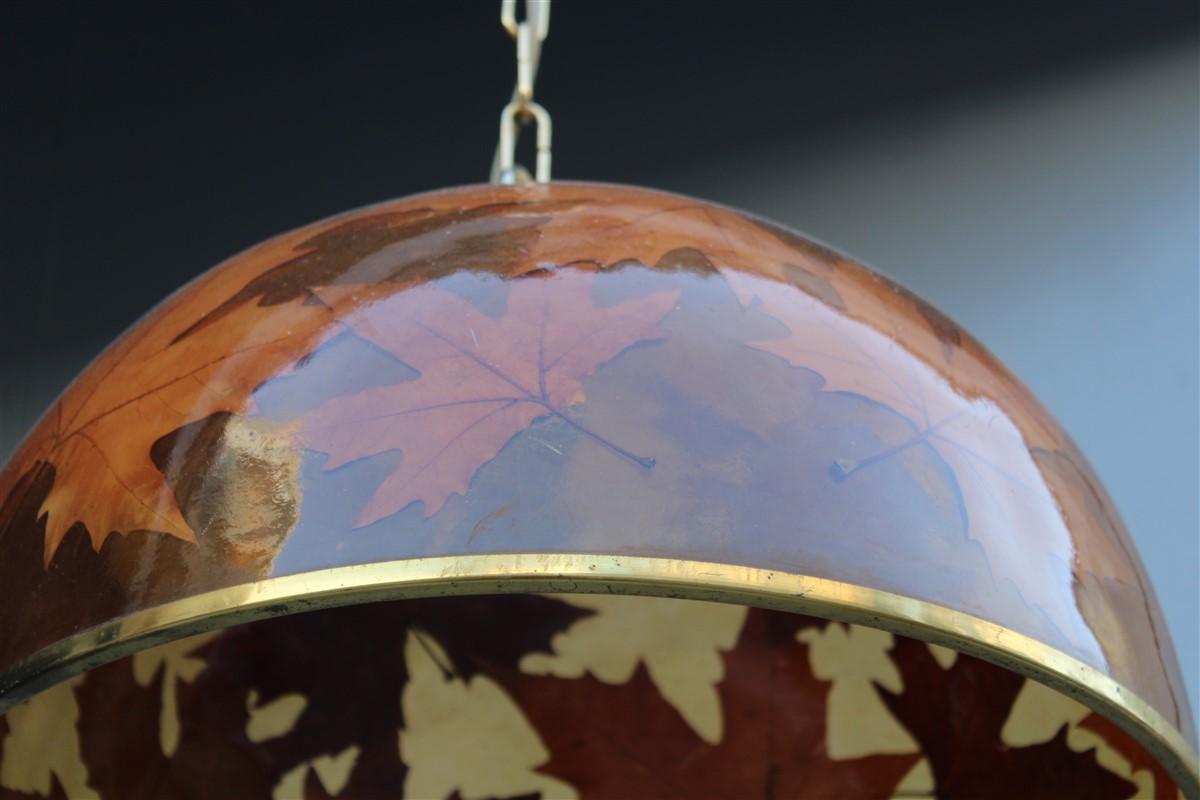 Lampadario italiano a cupola in resina con design a foglie di platano 1970 Brass In condizioni buone in vendita a Palermo, Sicily