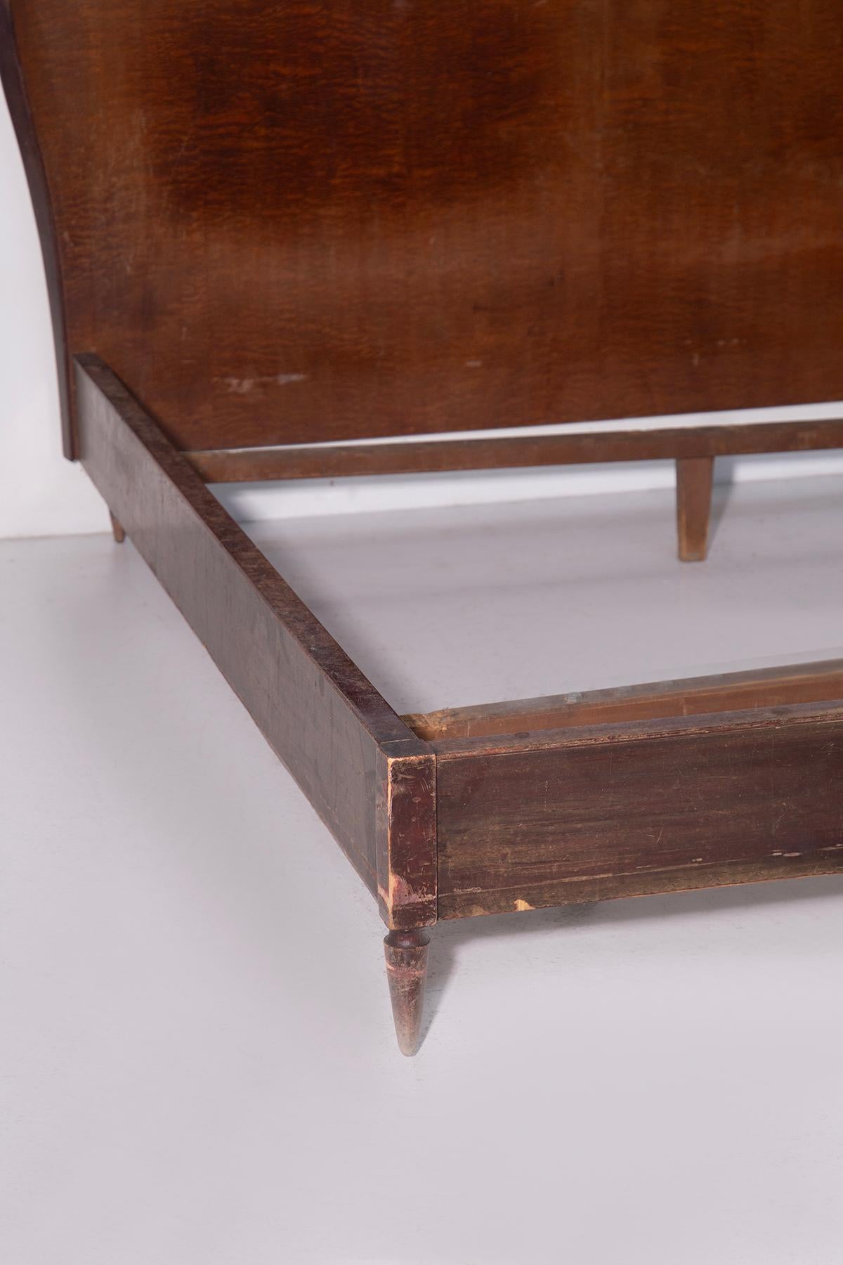 Italian double bed by Paolo Buffa and Serafino Arrighi In Fair Condition For Sale In Milano, IT