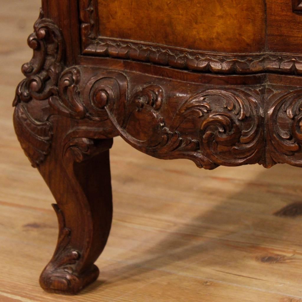 Italian Double Bed in Carved Walnut, Burl Walnut and Burl Elm from 20th Century 1