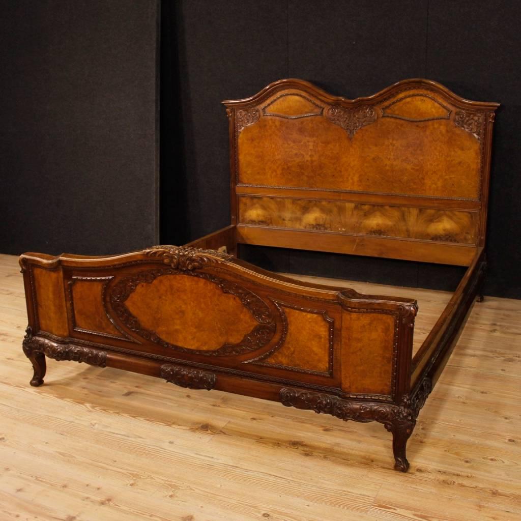 Italian Double Bed in Carved Walnut, Burl Walnut and Burl Elm from 20th Century 2