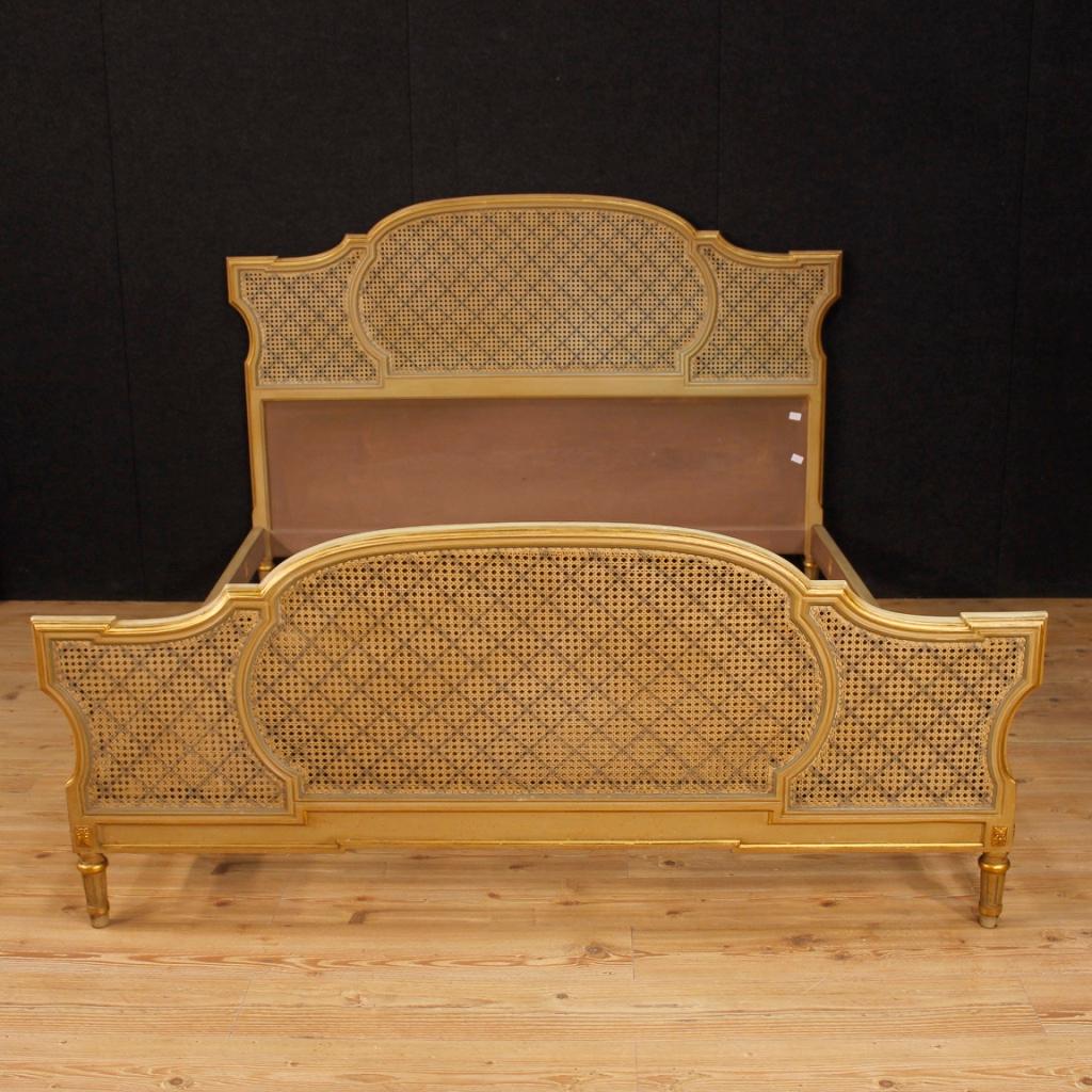 20th Century Lacquered and Gilt Wood Louis XVI Style Italian Double Bed, 1950 In Good Condition In Vicoforte, Piedmont