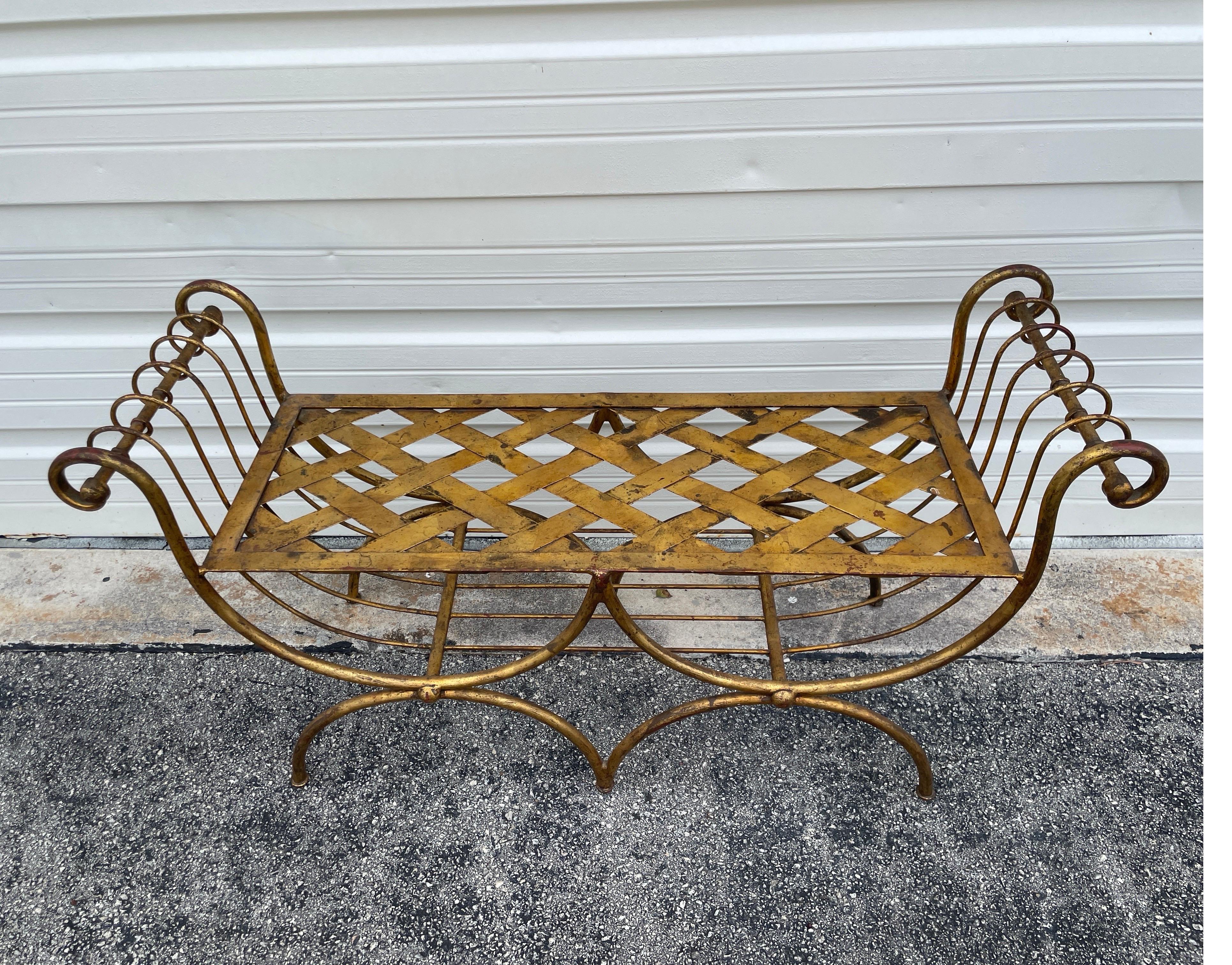 Banc italien en fer doré à double curule style Hollywood Regency en vente 2