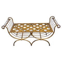 Panchina italiana a due curule in stile Hollywood Regency in ferro dorato
