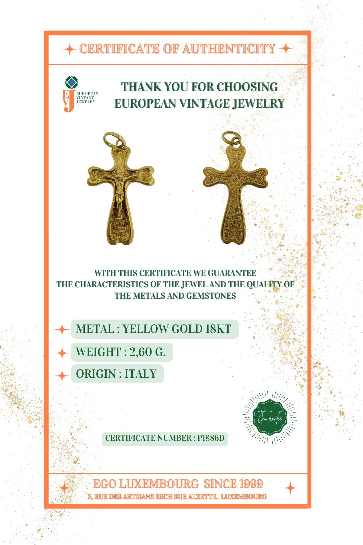 Crucifix italien à double face en or jaune en vente 6