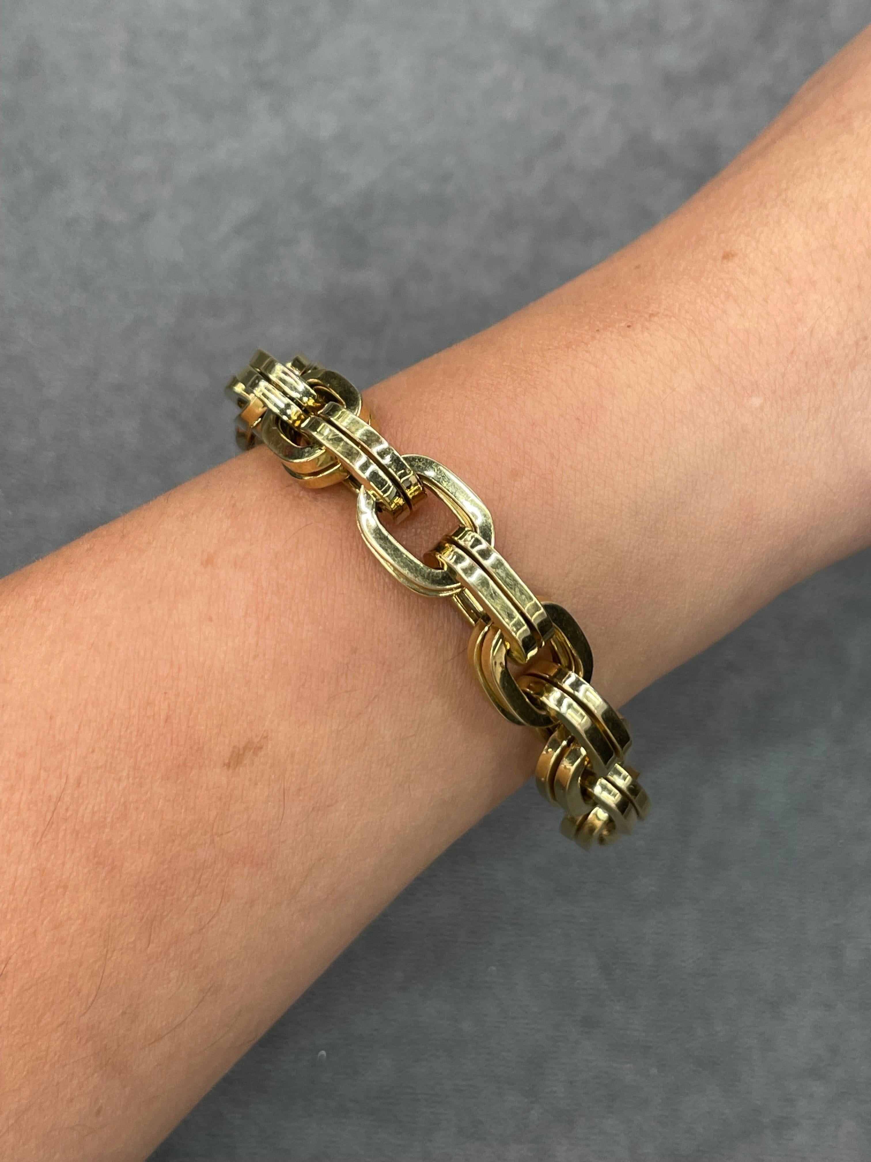 Italian Double Square Link Bracelet 22.8 Grams 14 Karat Yellow Gold In Excellent Condition For Sale In New York, NY