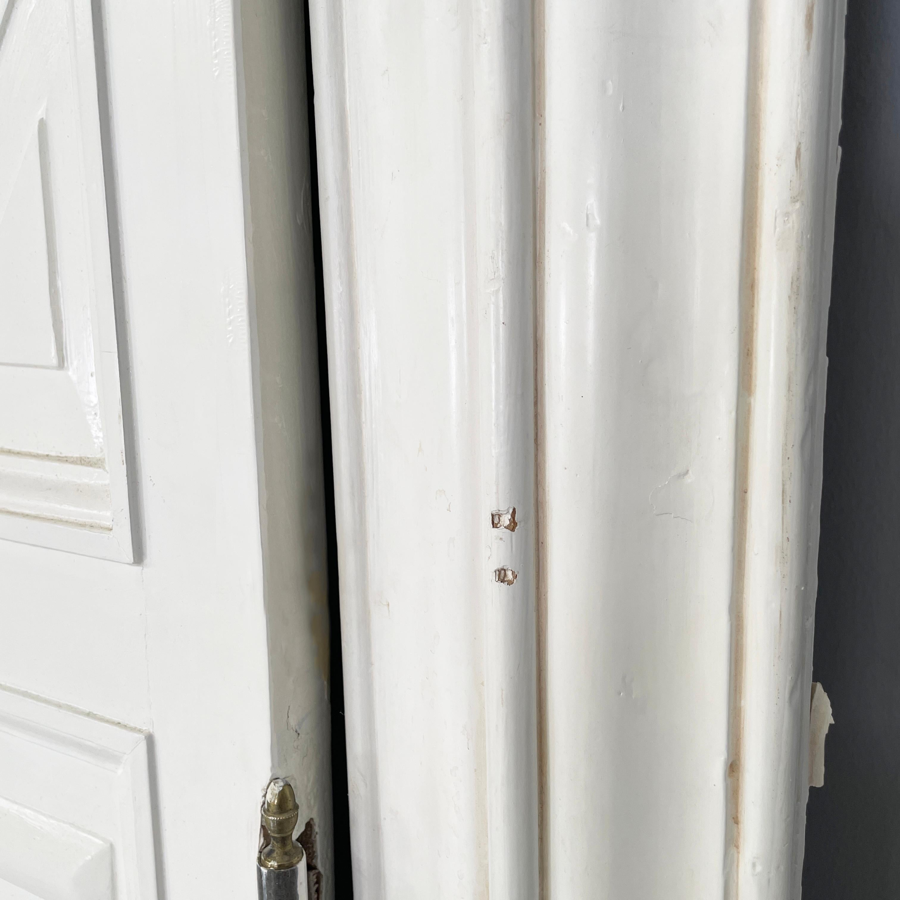 Puerta italiana de doble batiente totalmente de madera blanca, principios de 1900 en venta 7