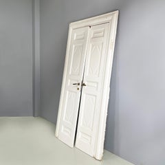 Italian Double swing door entirely in white wood, early 1900s