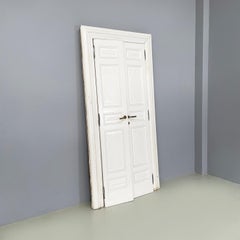 Puerta italiana de doble batiente totalmente de madera blanca, principios de 1900