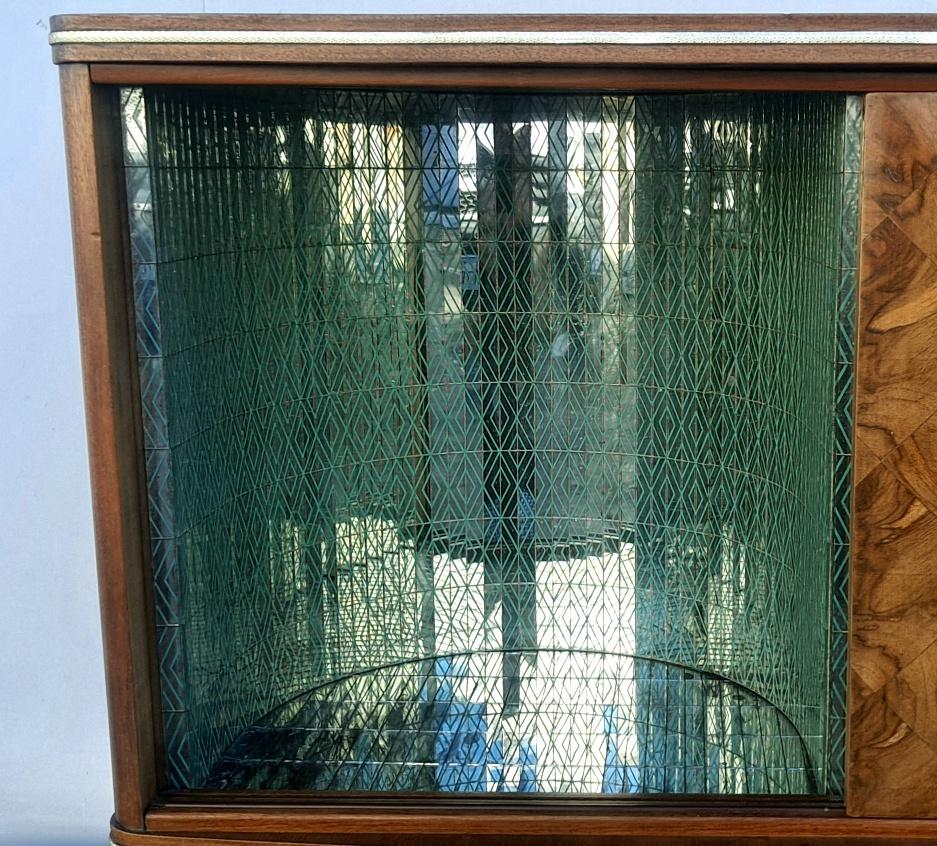 Italienische Schubladenbar – Vitrine (Mosaik) im Angebot