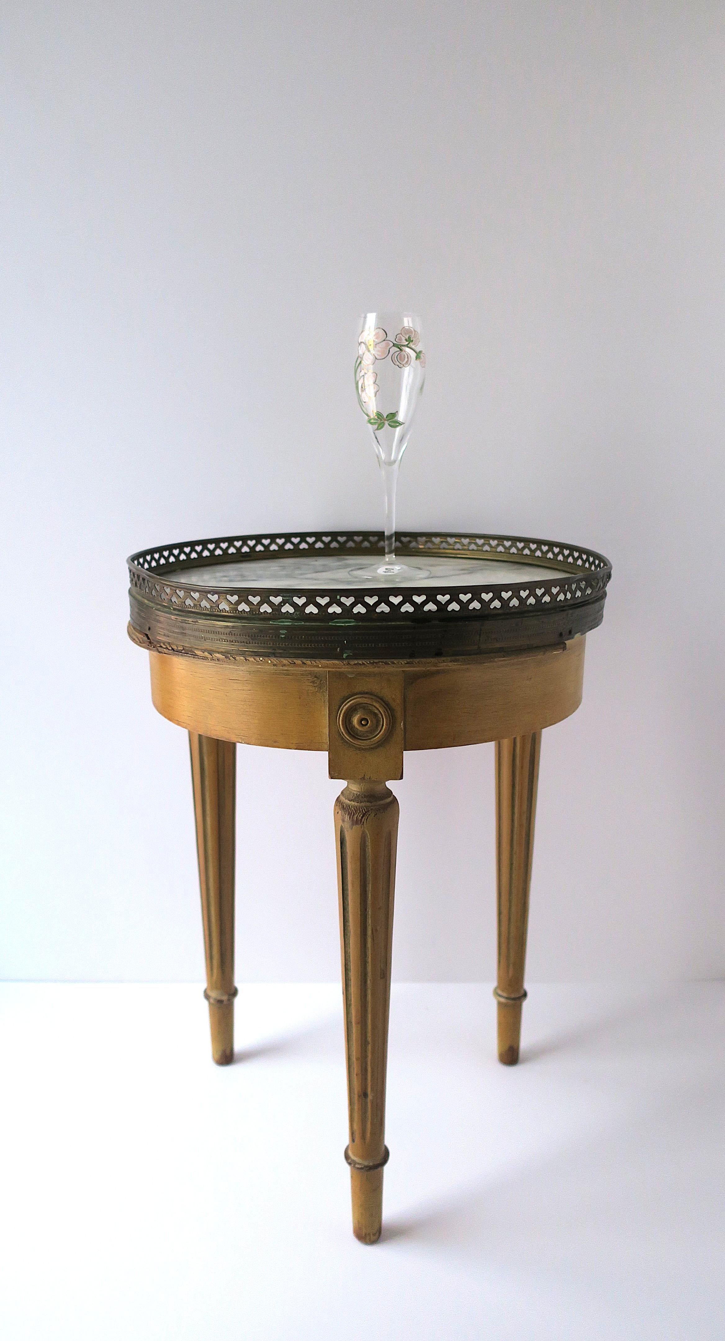 Italian Drinks Table Marble Top Neoclassical Style In Good Condition For Sale In New York, NY