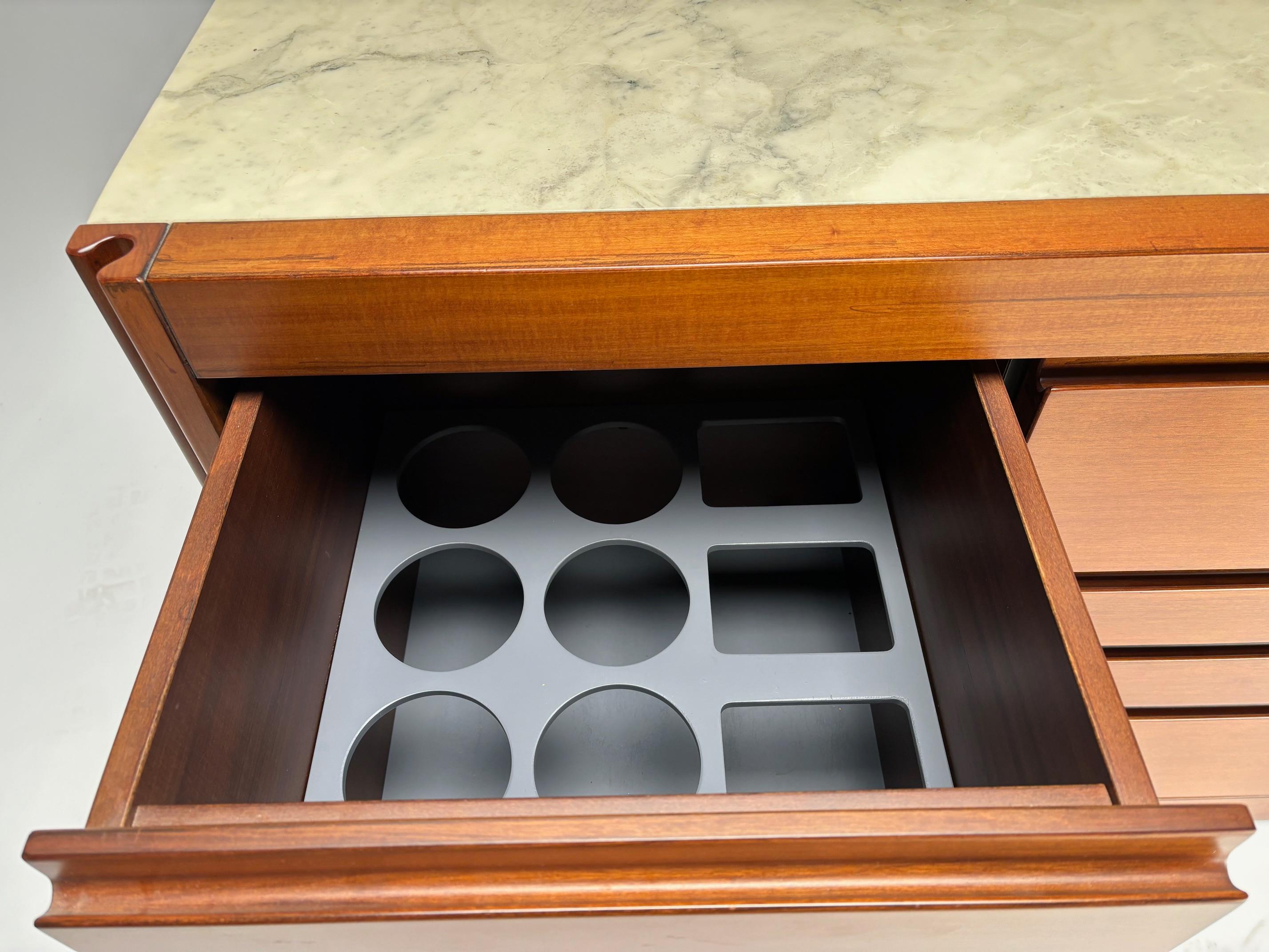 Italian Dry Bar by Angelo Mangiarotti for Molteni in Wood and Marble, 1960s For Sale 4