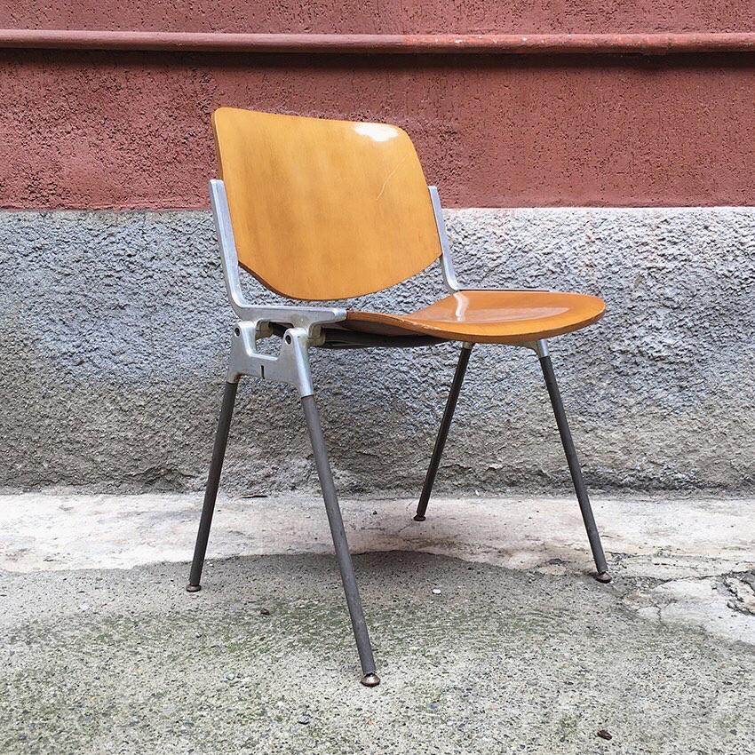 Italian DSC 106 Chair by Giancarlo Piretti for Anonima Castelli, 1965 In Good Condition In MIlano, IT