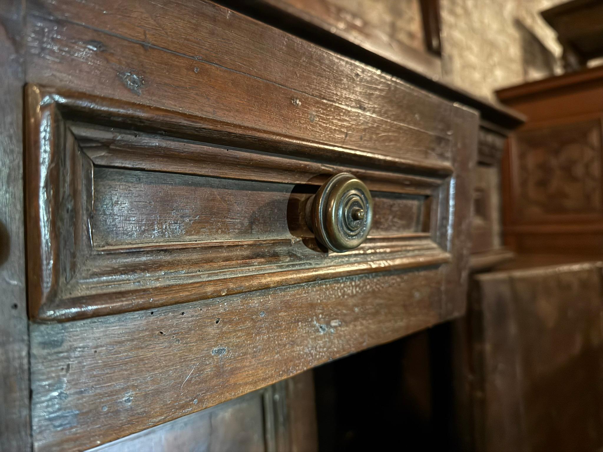 Armadio / Gabinete barroco italiano de principios del siglo XVII Nogal en venta