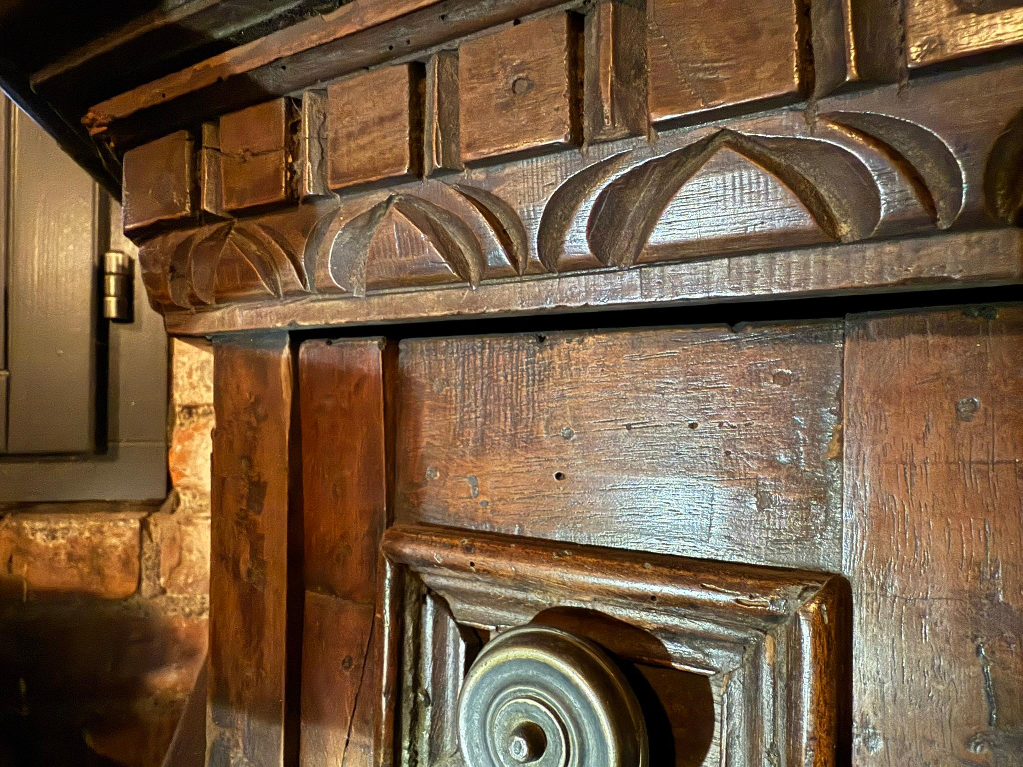 Armadio / Gabinete barroco italiano de principios del siglo XVII en venta 1