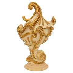 Caracola italiana de madera dorada de principios del siglo XVIII, época barroca