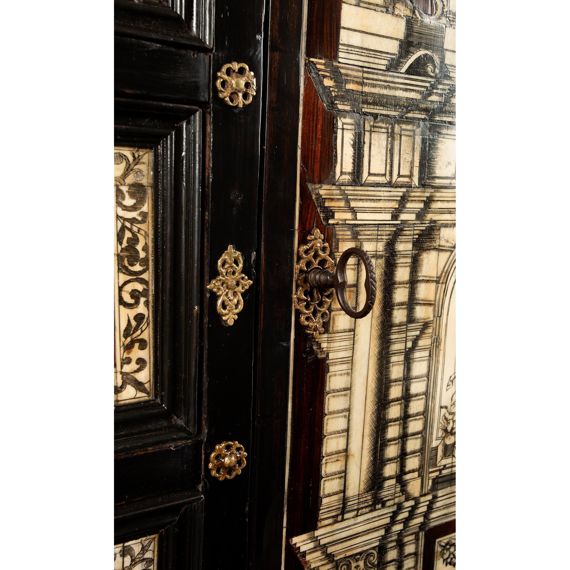 Italian Early 18th Century Baroque Period Ten-Drawer, One Door Specimen Cabinet For Sale 3