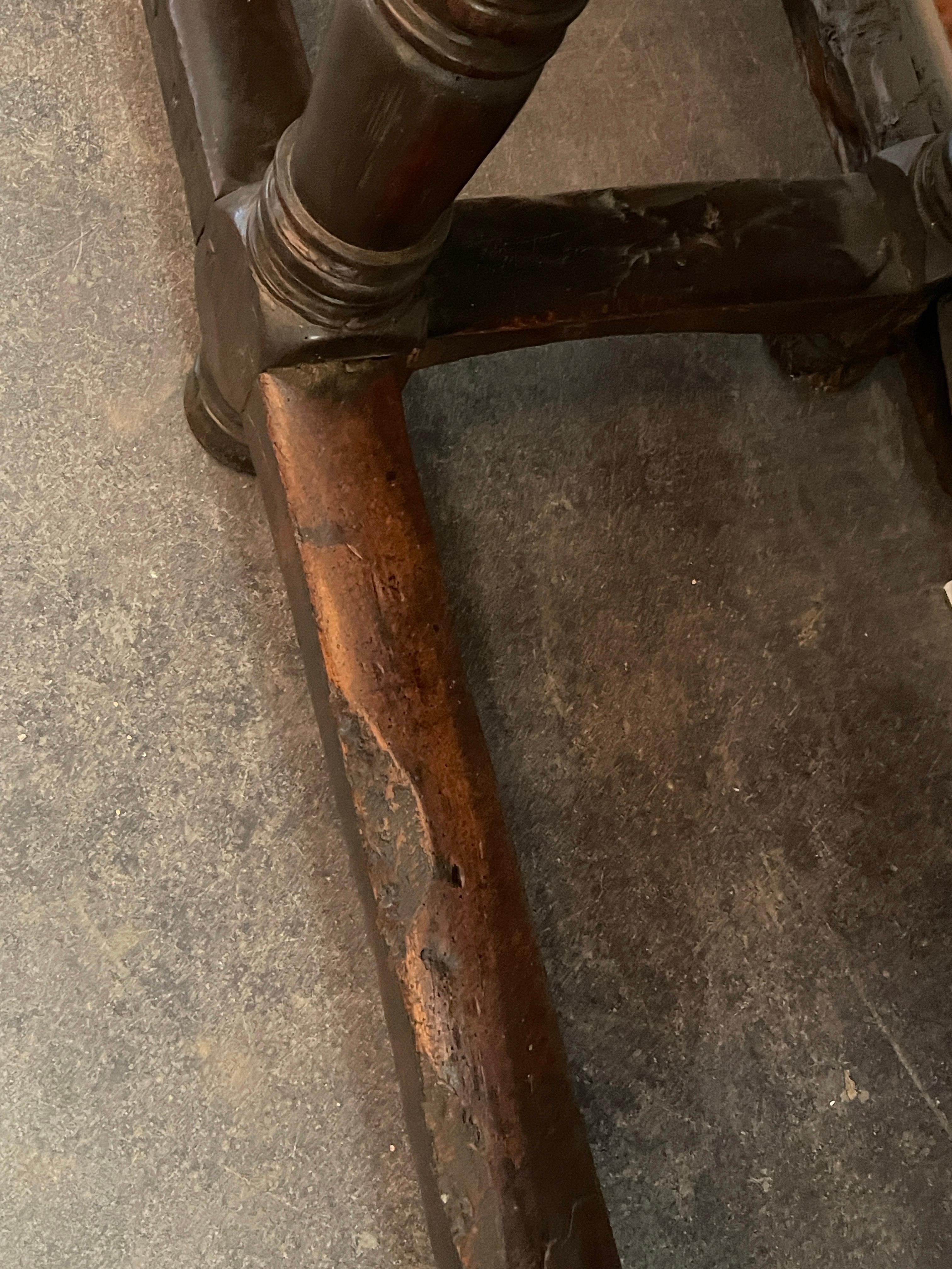 Italian Early 18th Century Carved Walnut Two Drawer Console Table For Sale 3