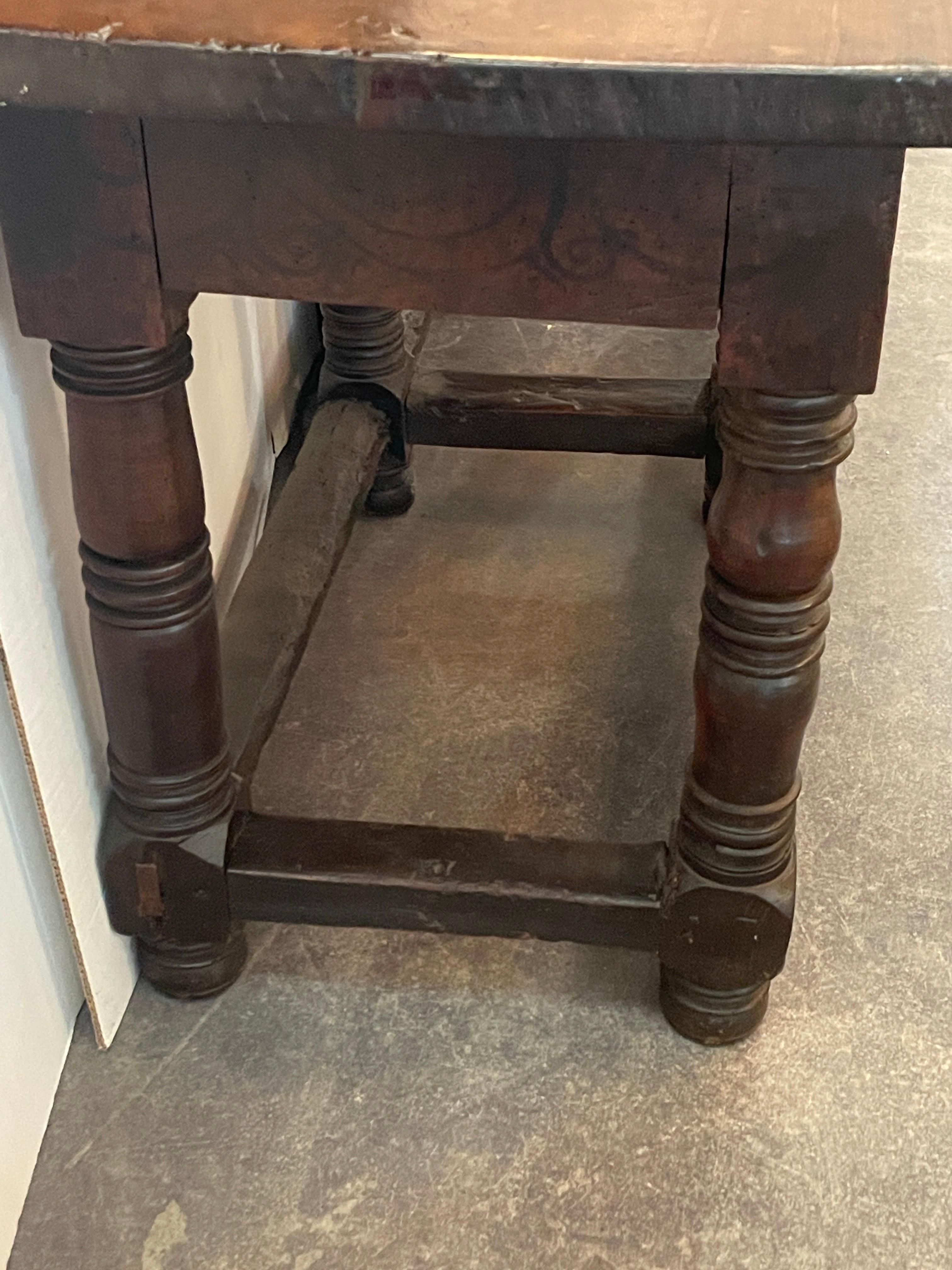 Hand-Carved Italian Early 18th Century Carved Walnut Two Drawer Console Table For Sale