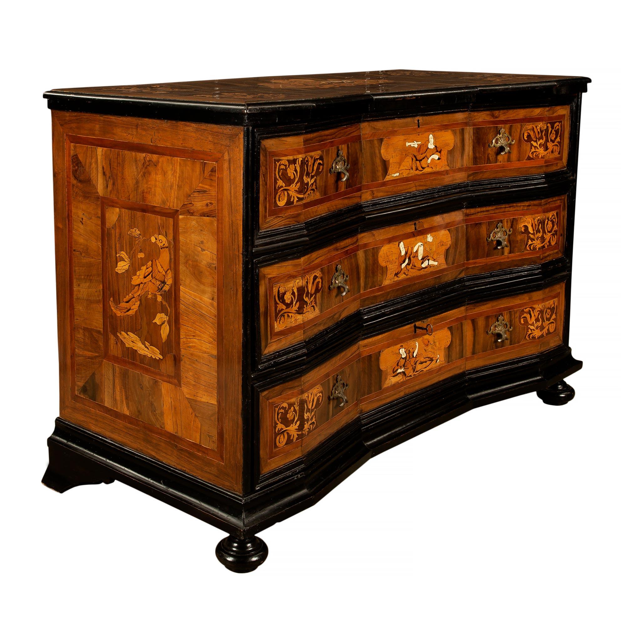 Italian Early 18th Century Inlaid Commode from the Lombardi Region In Good Condition For Sale In West Palm Beach, FL