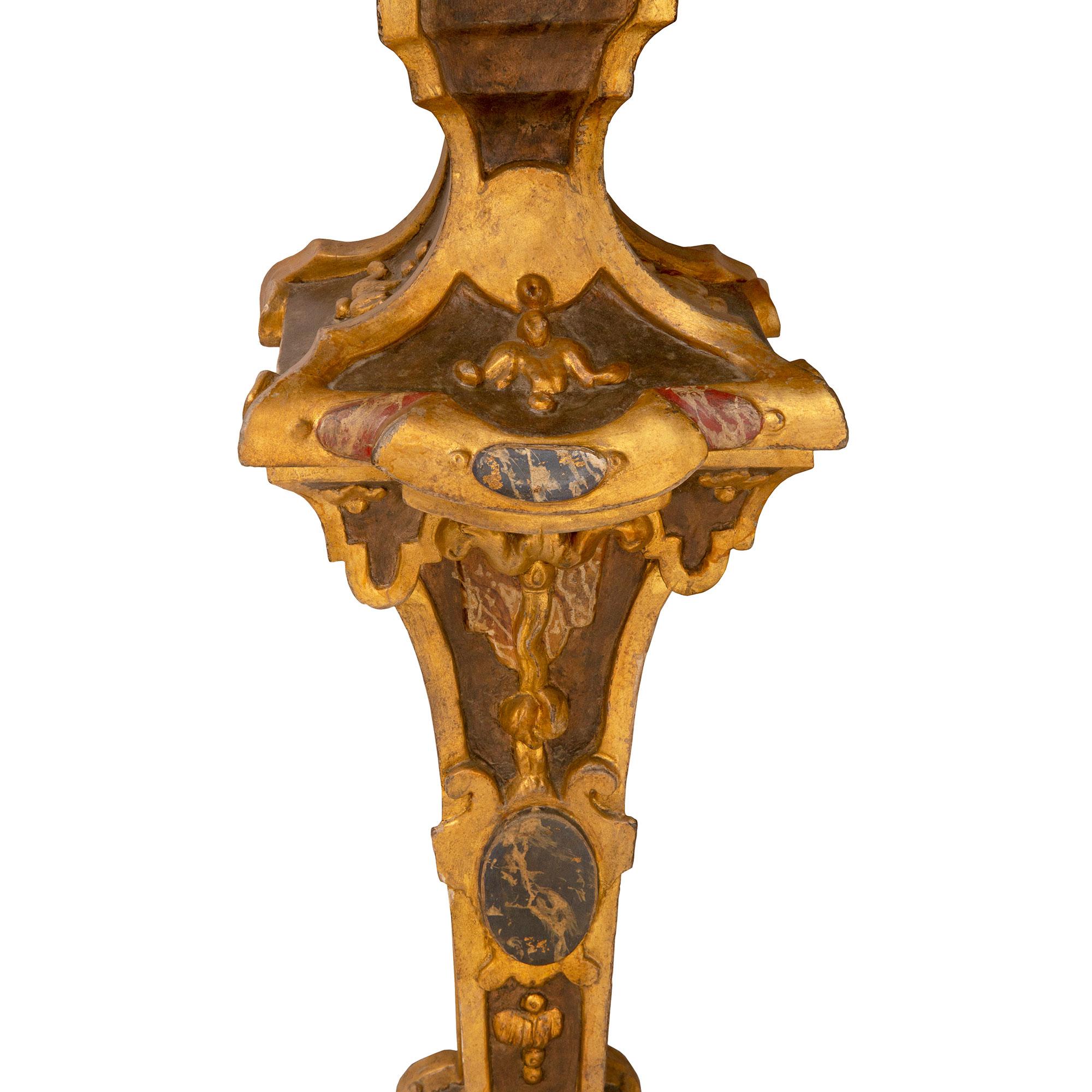Console italienne du début du XVIIIe siècle d'époque Louis XIV en vente 3