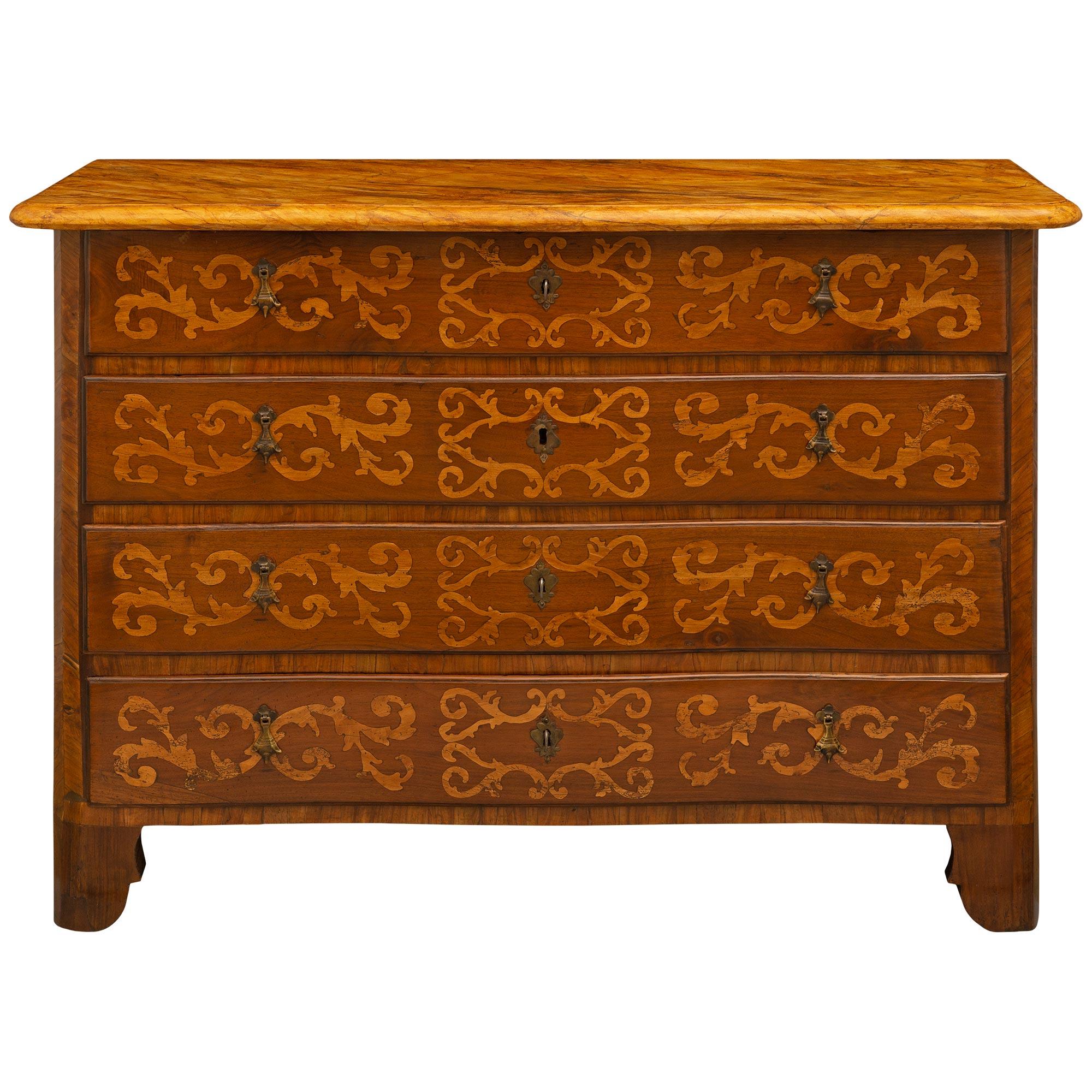 Italian Early 18th Century Louis XIV Period Four-Drawer Walnut Chest For Sale 7