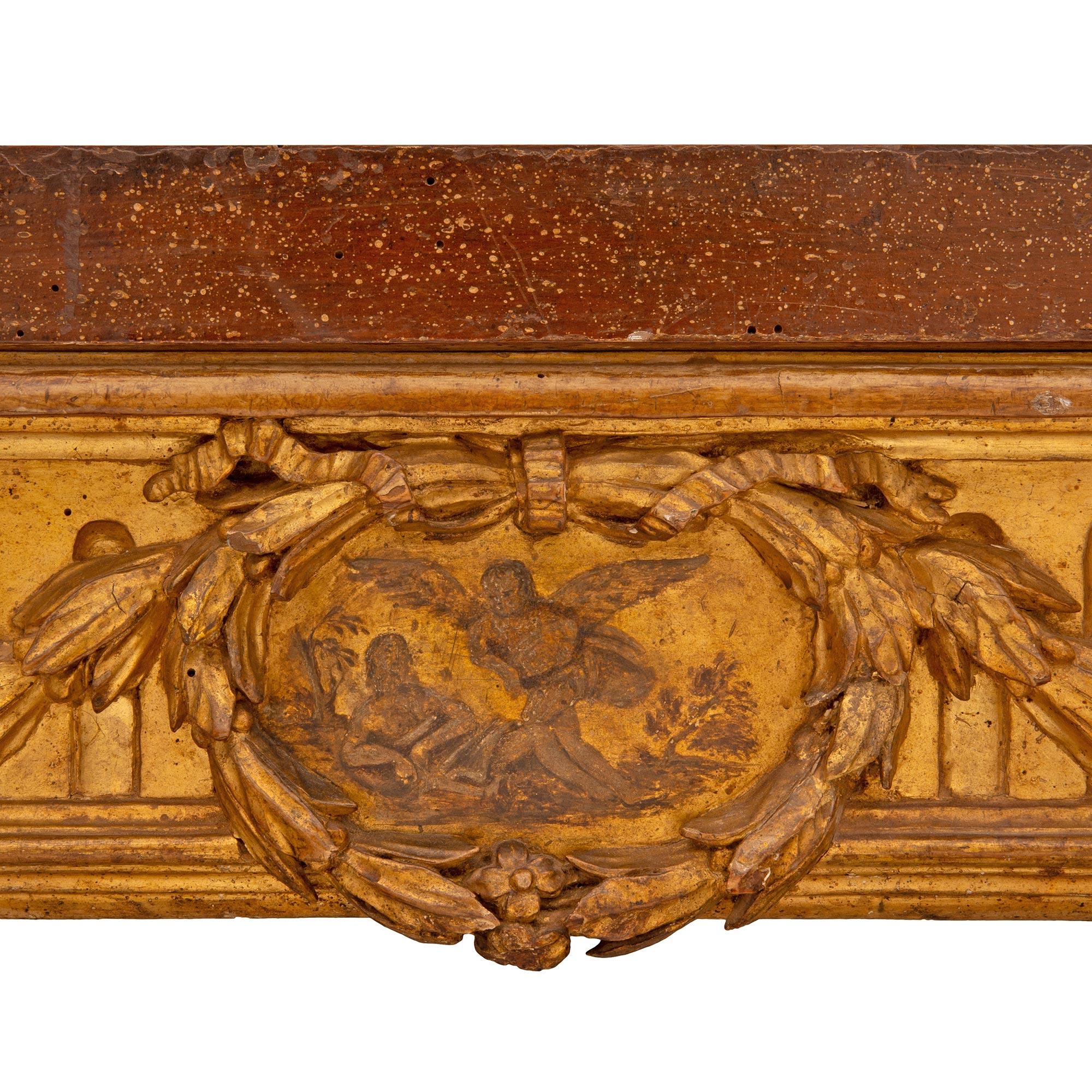 Console italienne du début du XVIIIe siècle en bois doré et faux marbre d'époque Louis XIV en vente 1