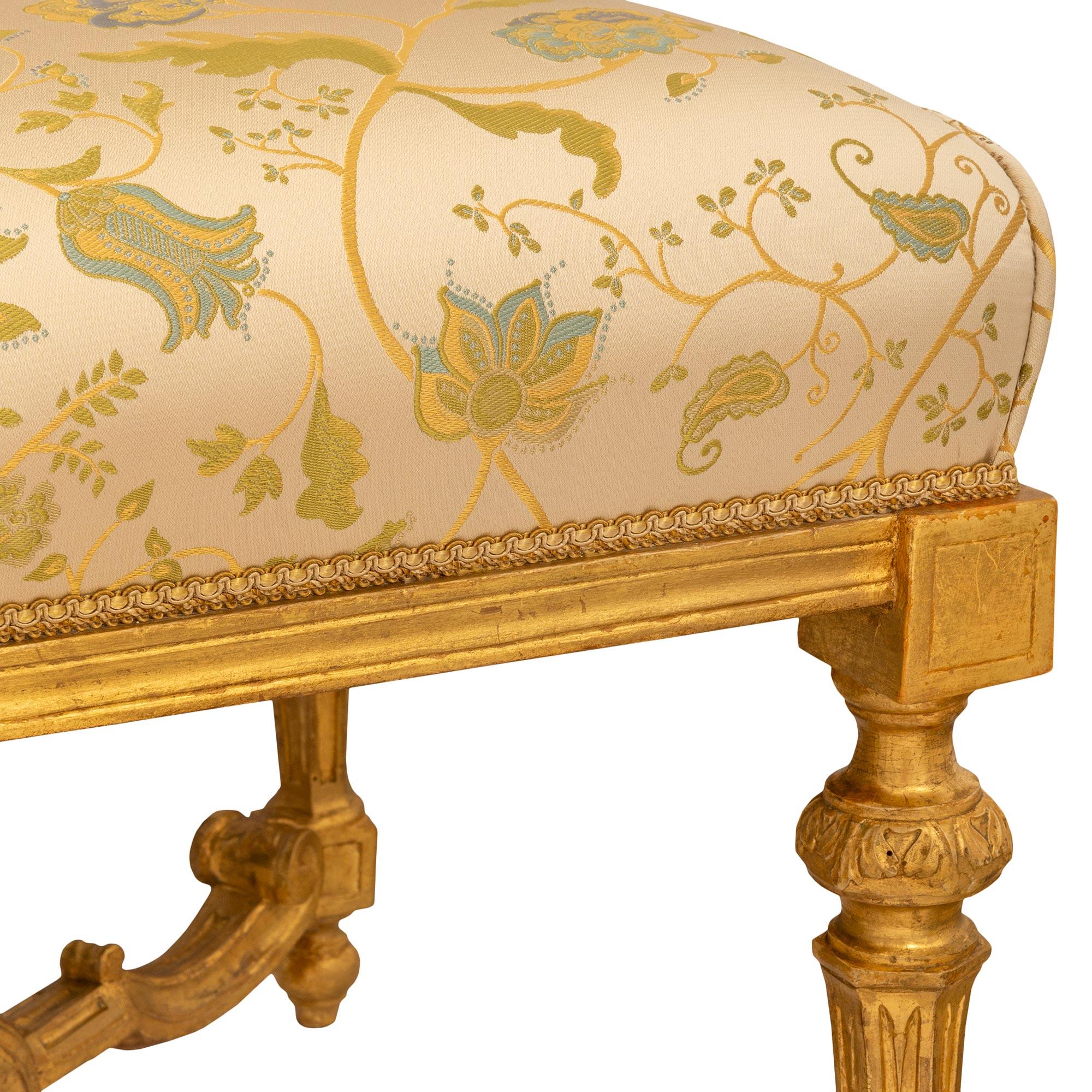Italian Early 18th Century Louis XIV Period Giltwood Bench For Sale 2