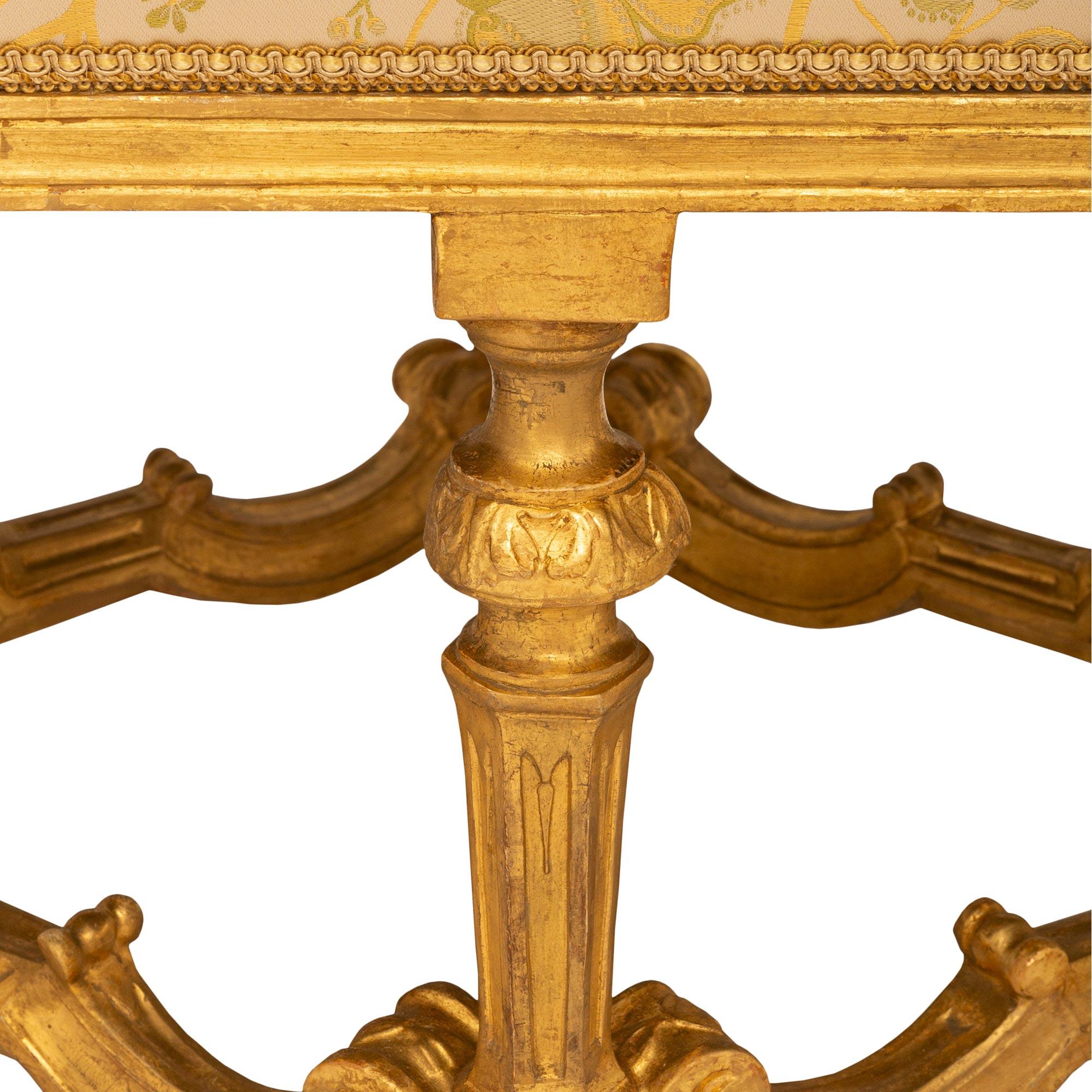 Italian Early 18th Century Louis XIV Period Giltwood Bench For Sale 4