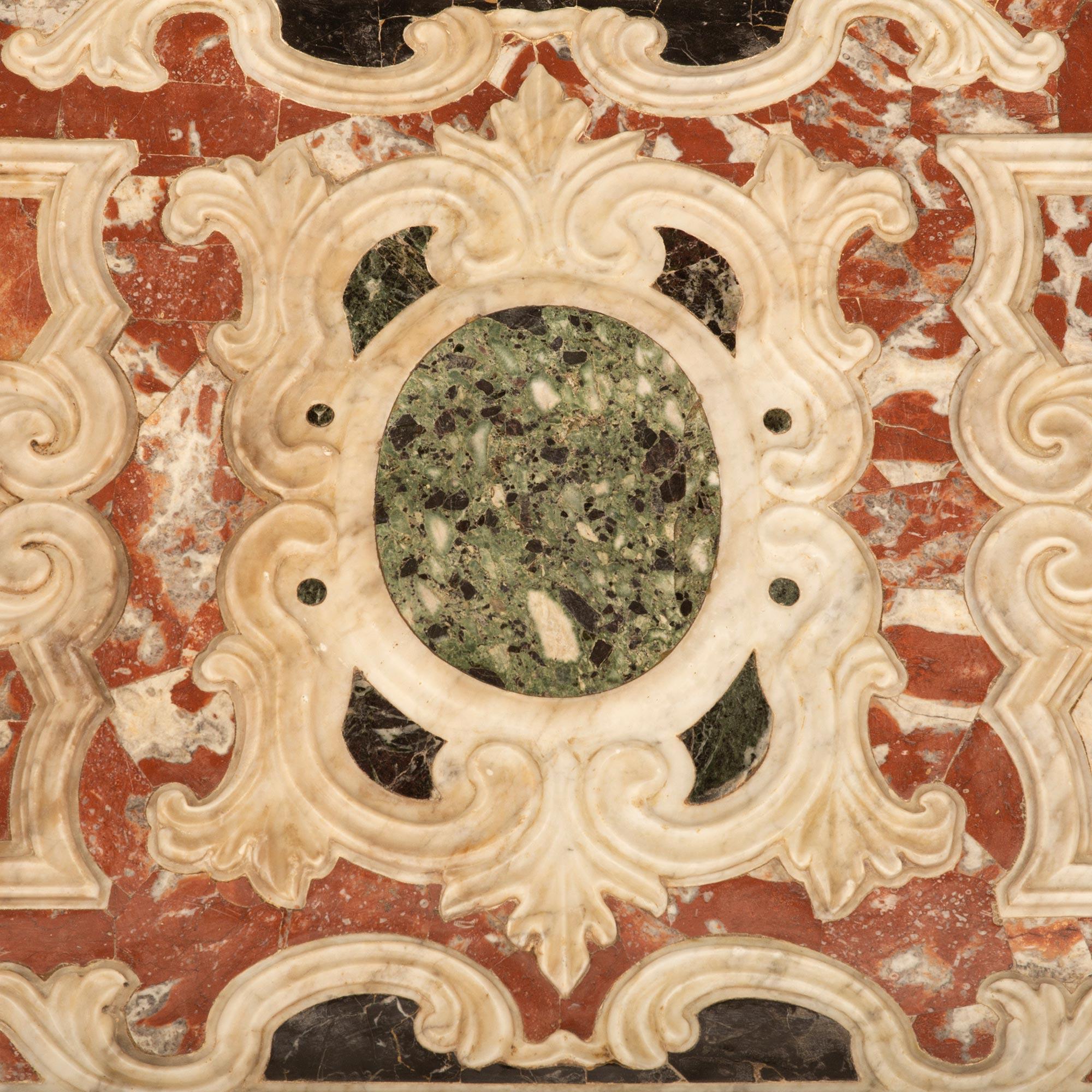 Italienischer Marmortisch aus der Louis XIV.-Periode des frühen 18. Jahrhunderts im Angebot 3