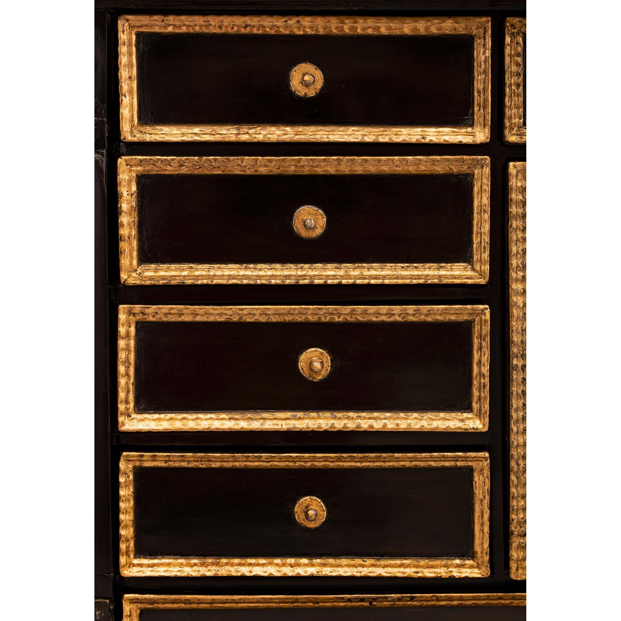 Cabinet de spécimens italien du début du 18e siècle, d'époque Louis XIV en vente 3