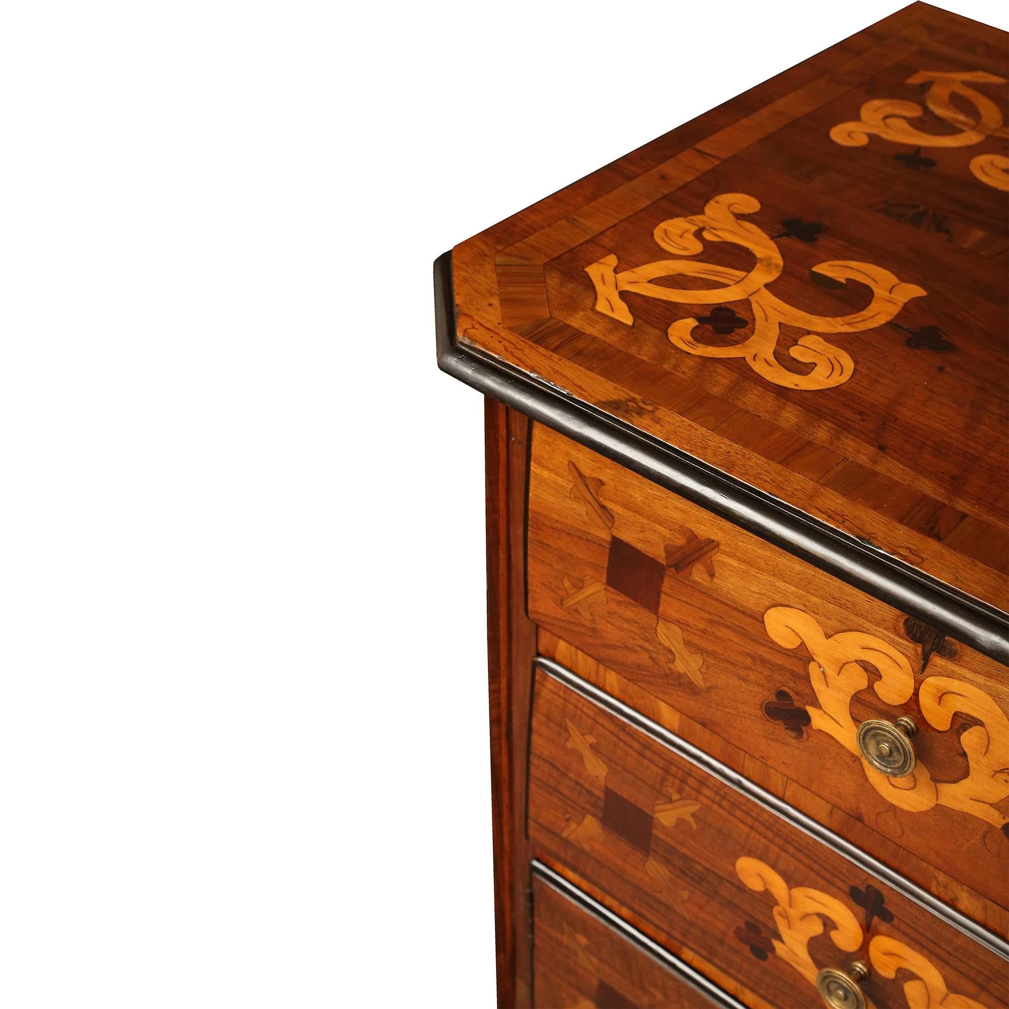 Italian Early 18th Century Louis XIV Period Walnut, 2-Door and 2-Drawer Commode For Sale 4