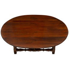 Italian Early 18th Century Tuscan St. Walnut Gateleg Dining Table